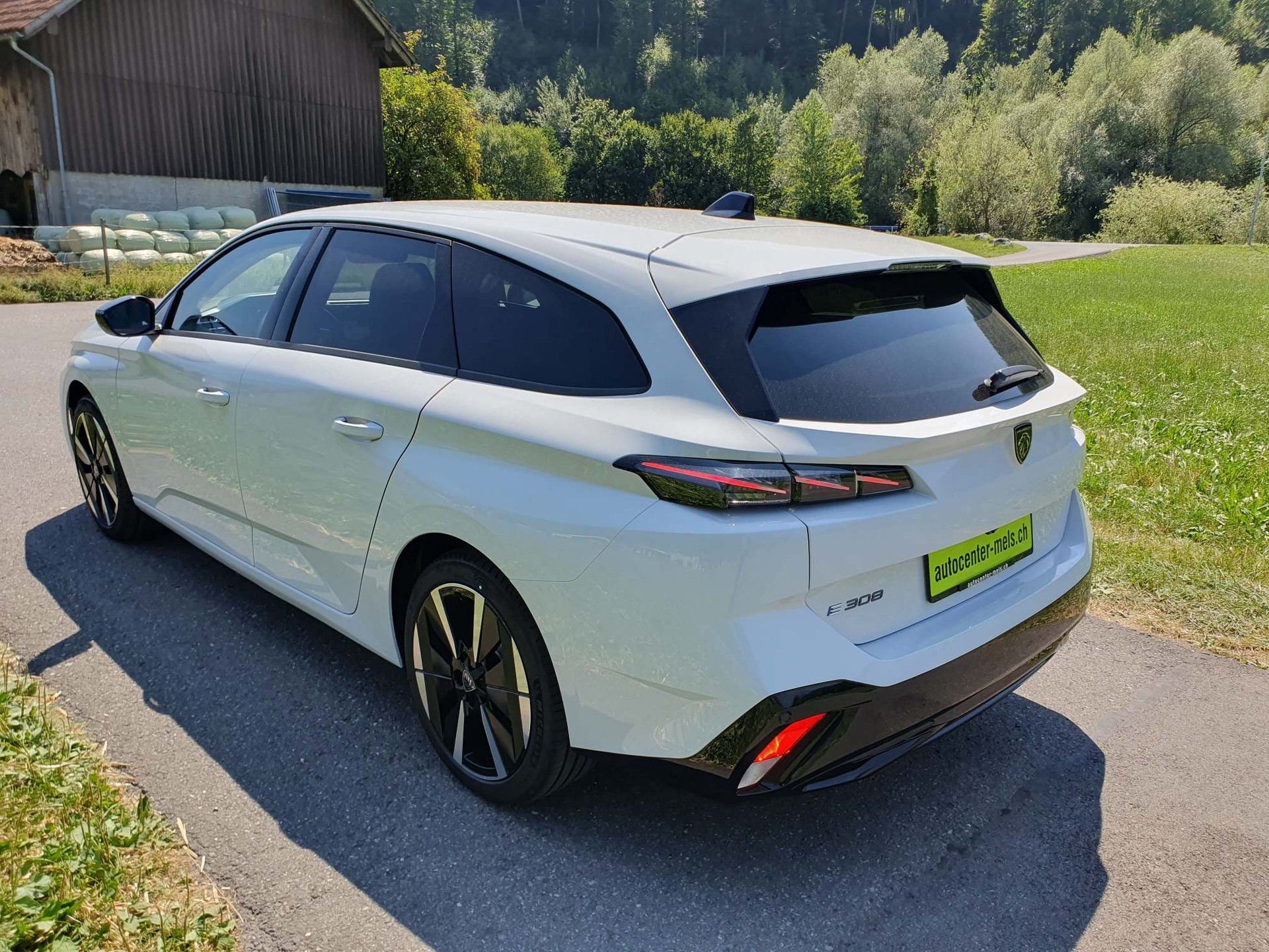 PEUGEOT 308 SW e-Allure-image-4