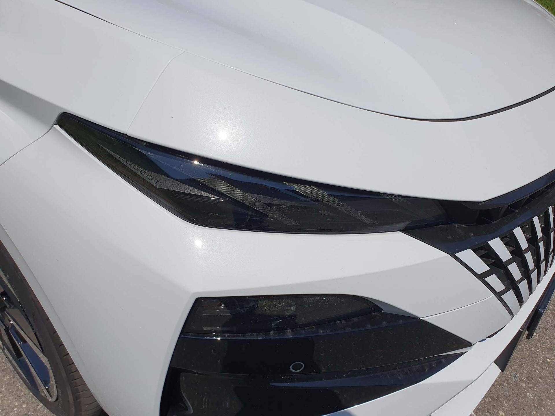 PEUGEOT 308 SW e-Allure-image-1