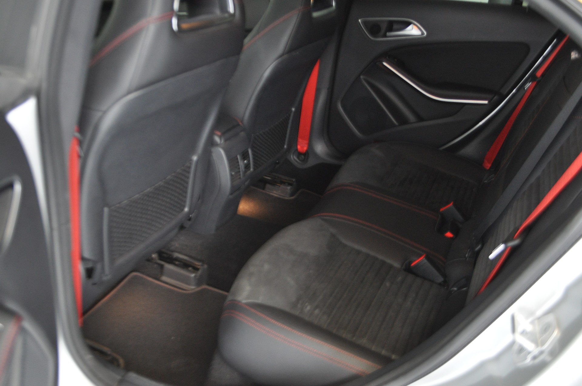 MERCEDES-BENZ CLA 250 Sport 4Matic 7G-DCT-image-8