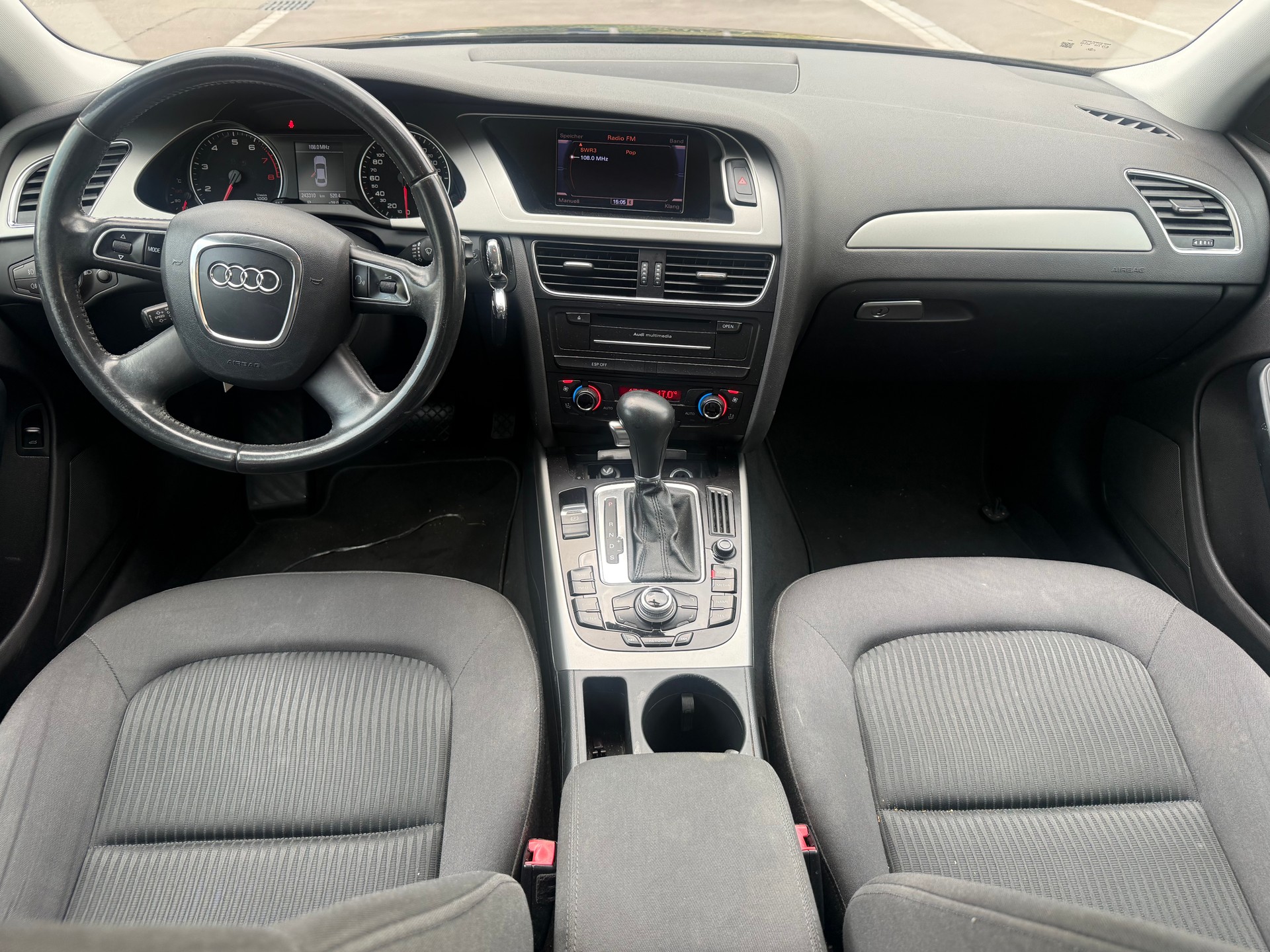 AUDI A4 Limousine 2.0 TFSI Style multitronic-image-6