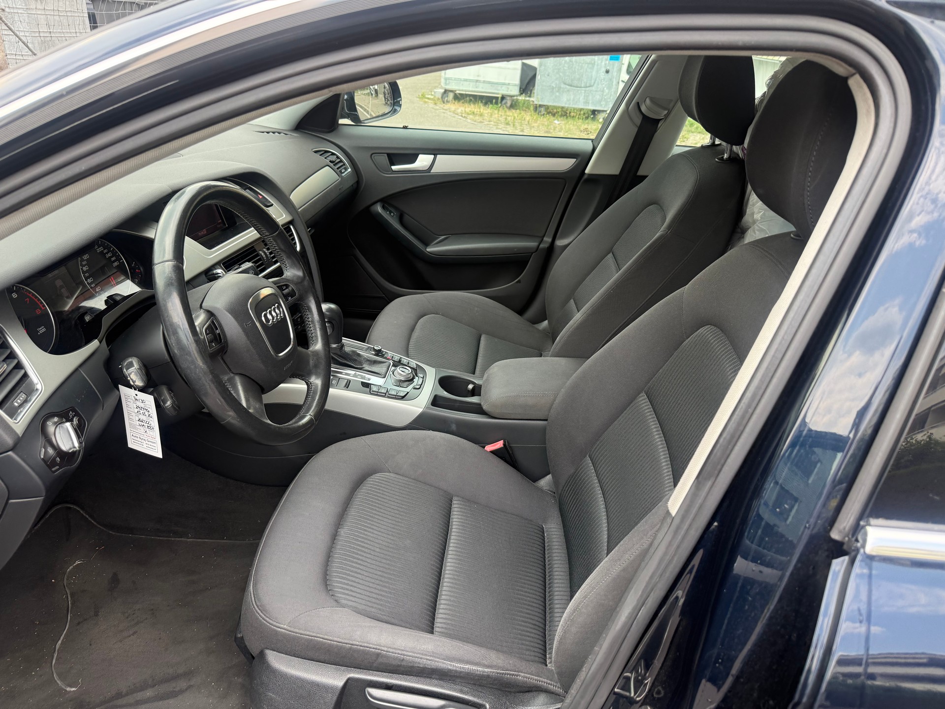 AUDI A4 Limousine 2.0 TFSI Style multitronic-image-5