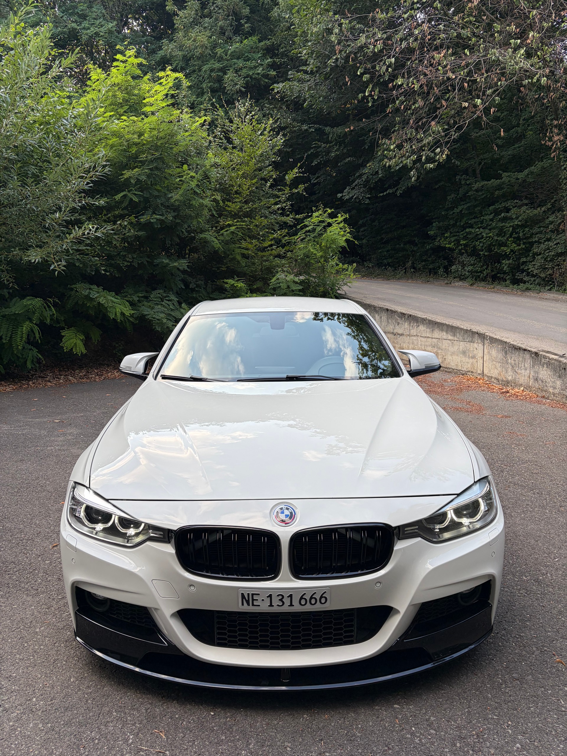BMW 320d xDrive-image-0