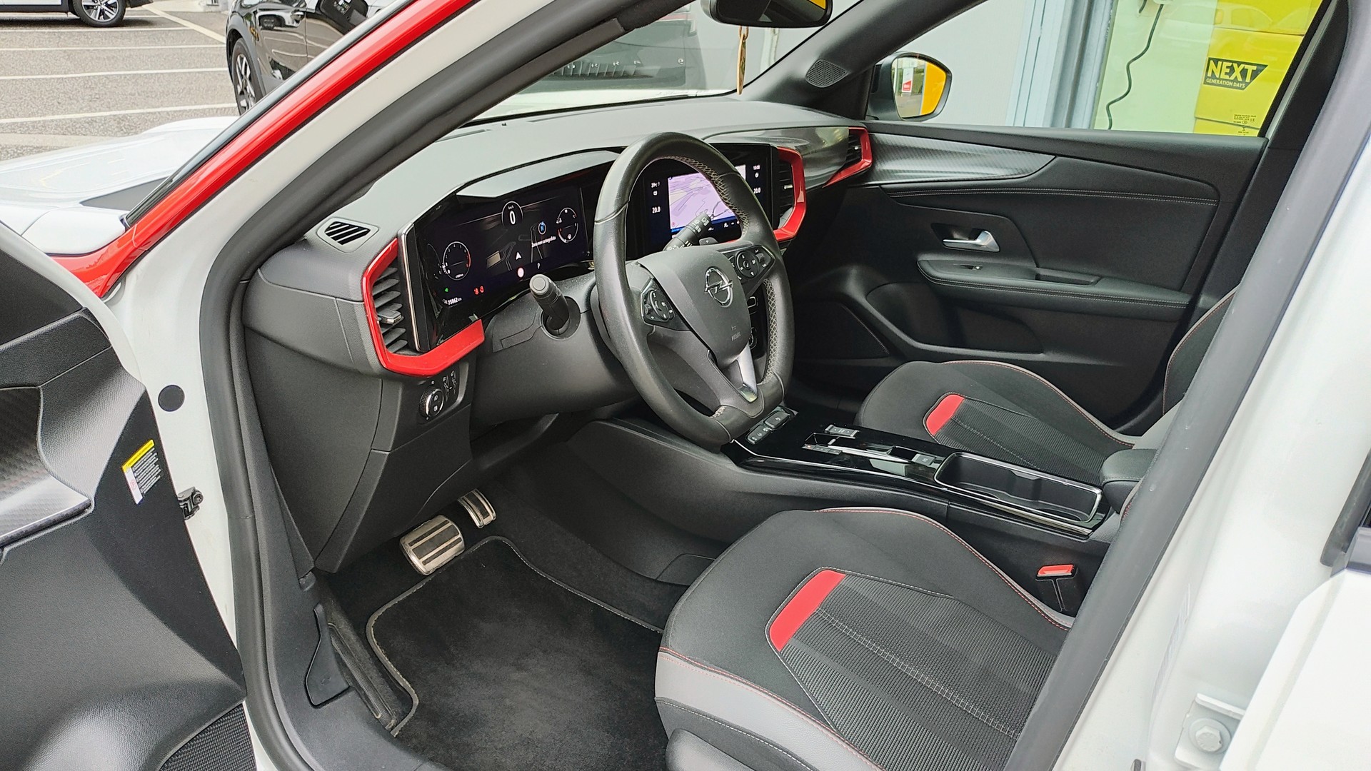 OPEL Mokka 1.2 Direct Injection Turbo GS Line Aut.-image-11