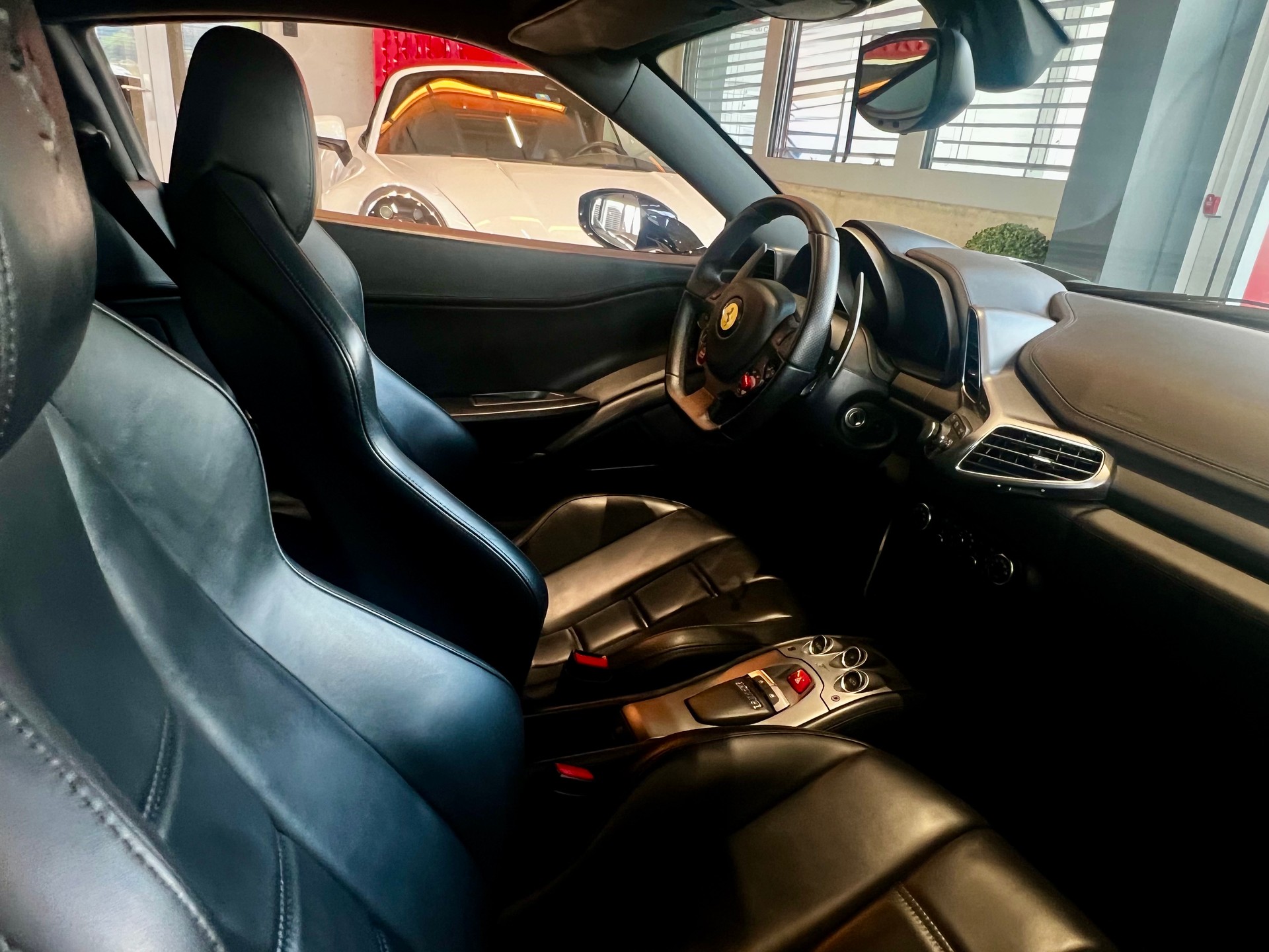 FERRARI 458 Italia 4.5 V8-image-10