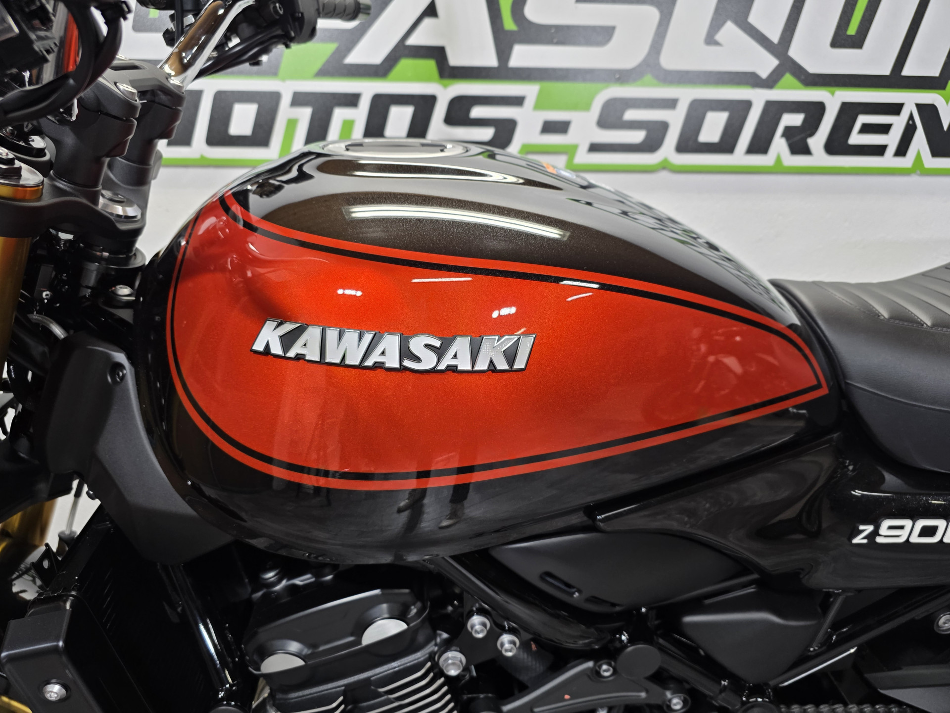 KAWASAKI Z 900 RS SE-showroom-element-2