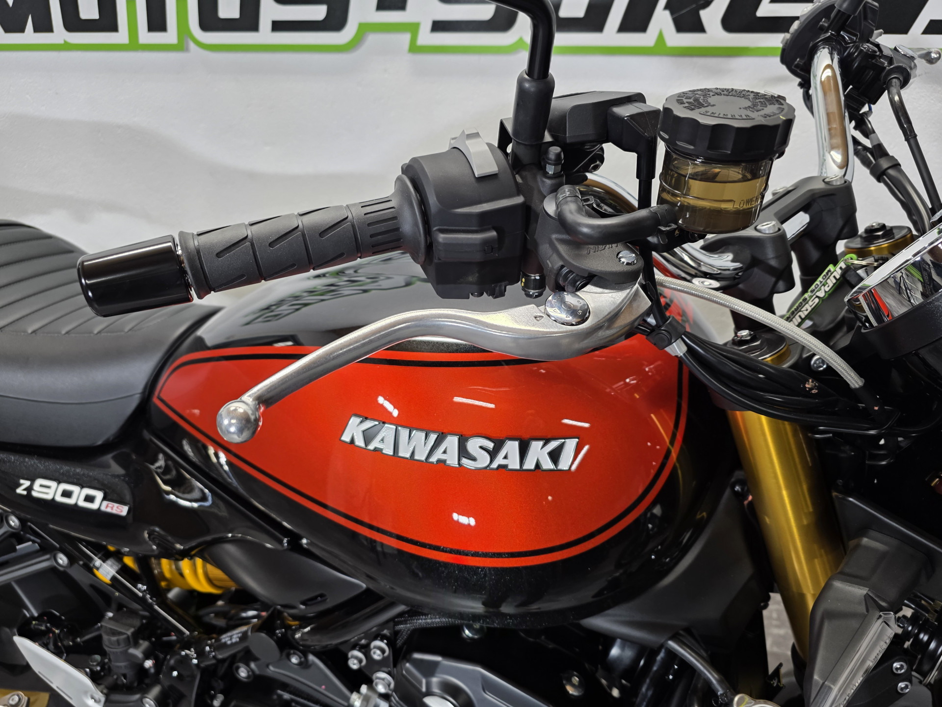 KAWASAKI Z 900 RS SE-showroom-element-3