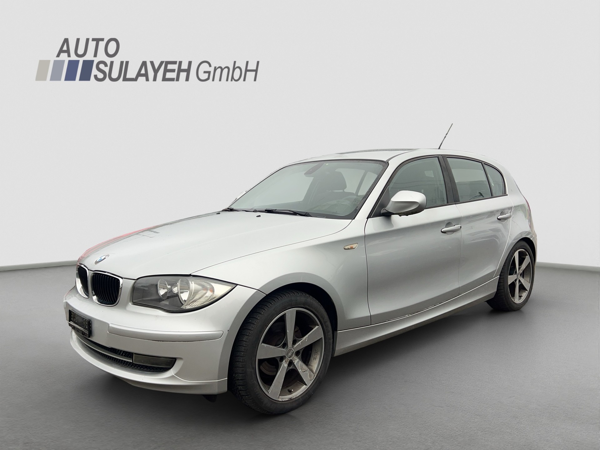 BMW 116i Dynamic Edition-image-0