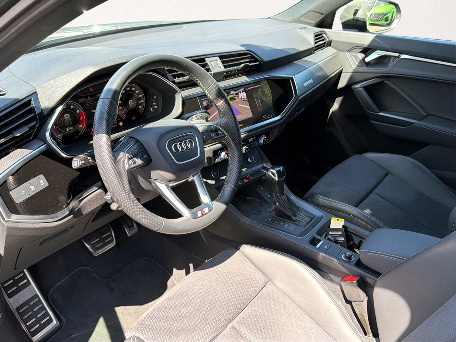 AUDI Q3 Sportback 40 TFSI S line quattro S-tronic-image-2
