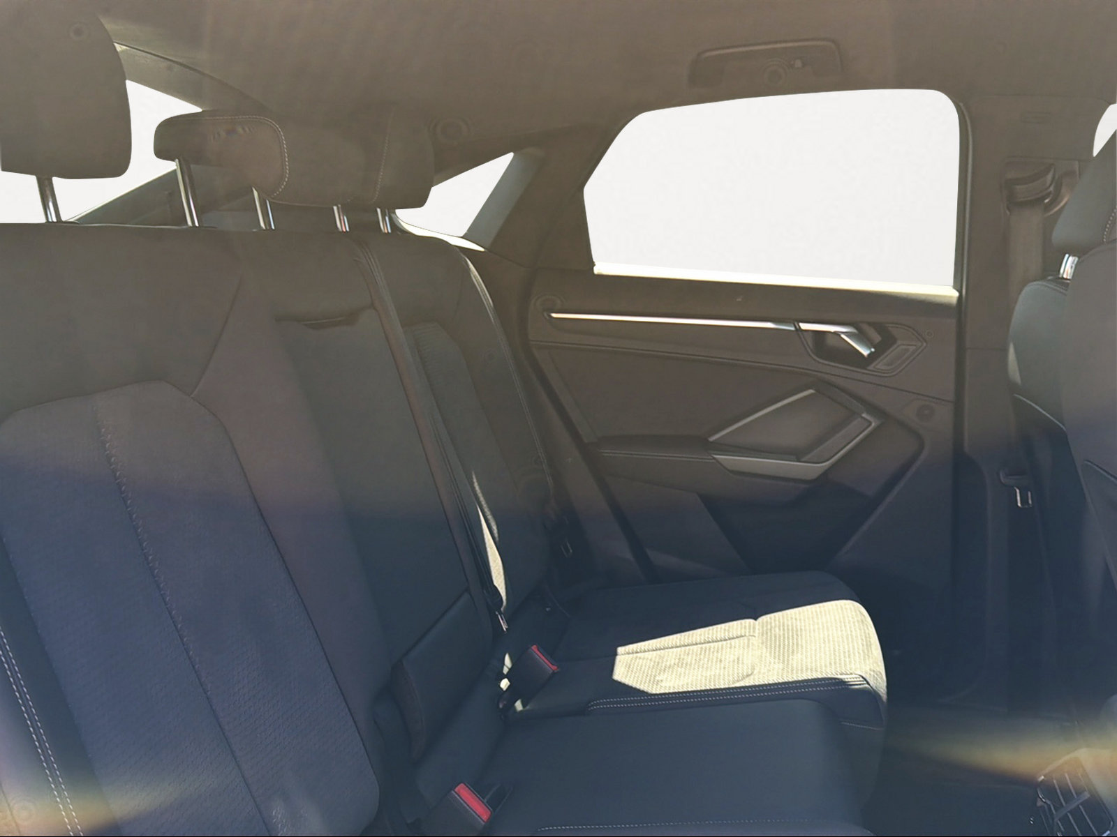 AUDI Q3 Sportback 40 TFSI S line quattro S-tronic-image-5