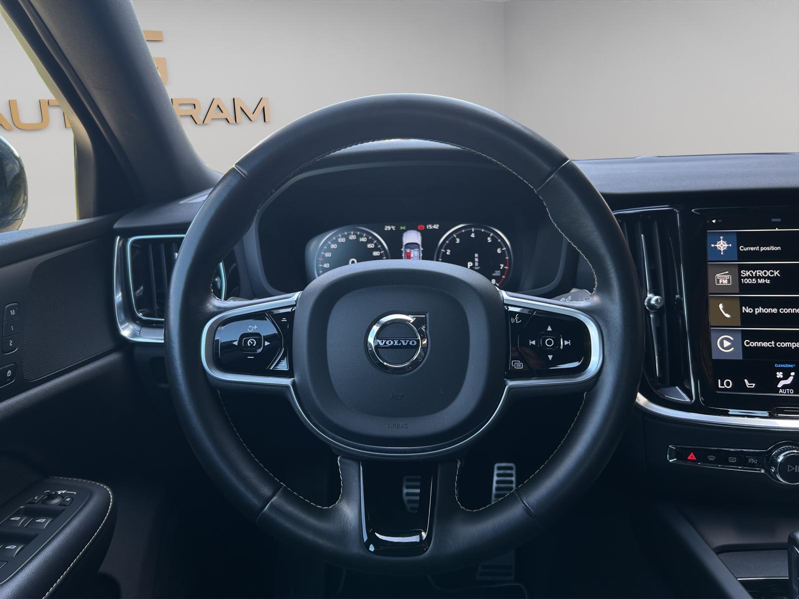 VOLVO S60 B5 AWD Benzin Mild Hybrid R-Design Geartronic-image-14