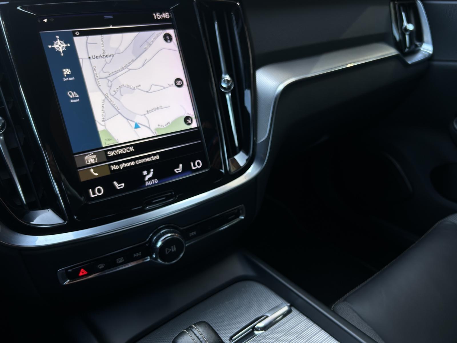 VOLVO S60 B5 AWD Benzin Mild Hybrid R-Design Geartronic-image-17
