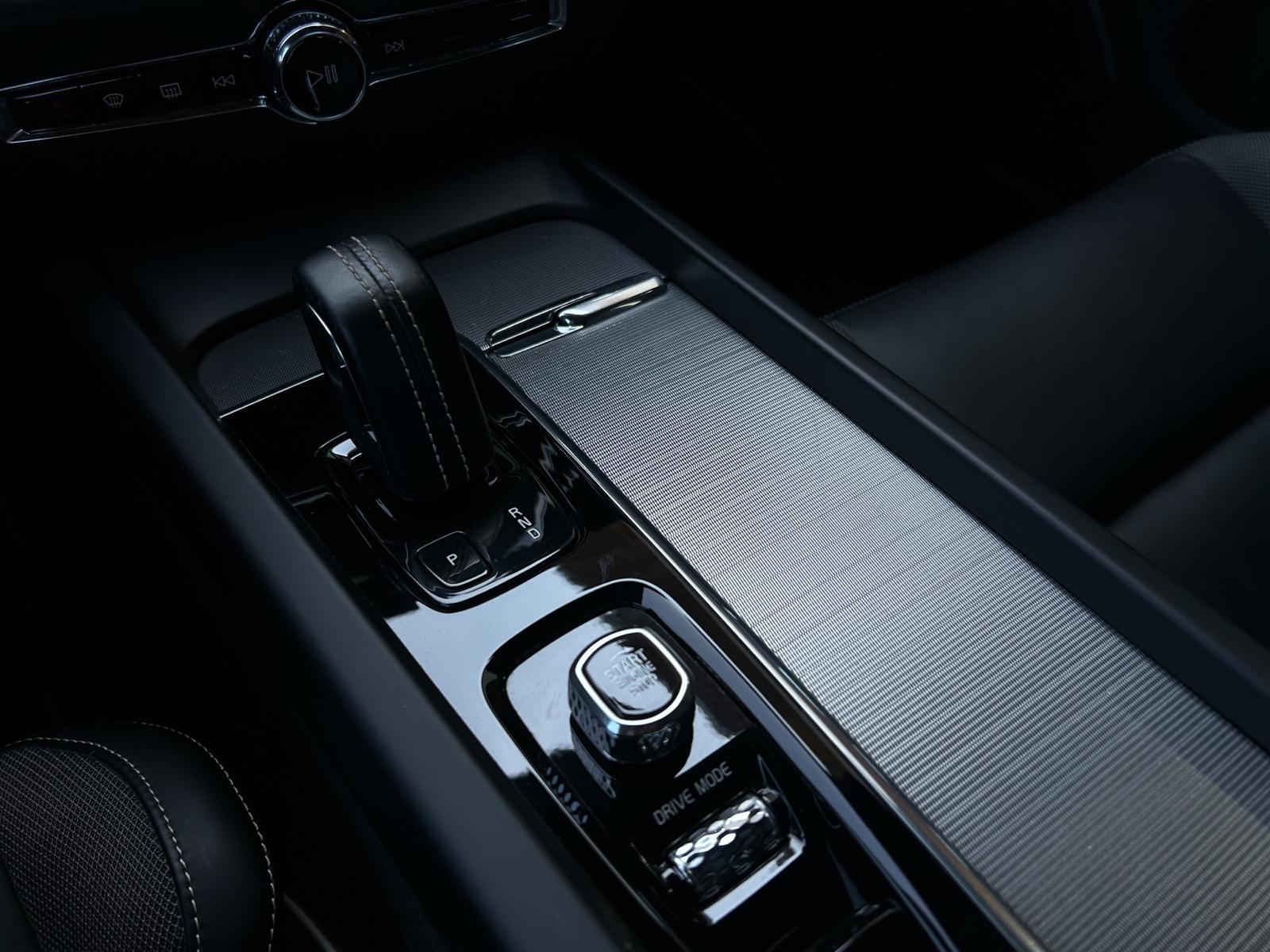 VOLVO S60 B5 AWD Benzin Mild Hybrid R-Design Geartronic-image-19