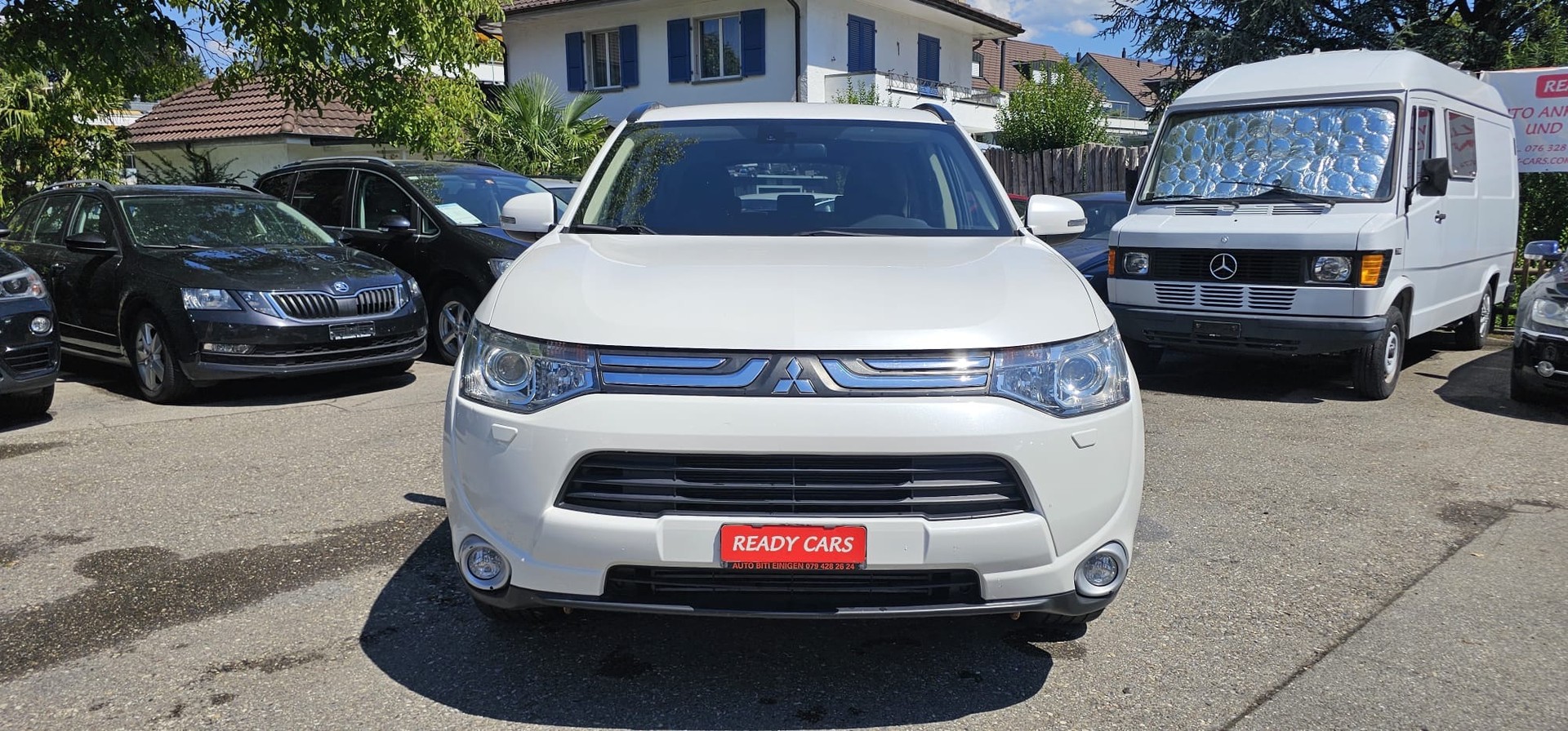 MITSUBISHI Outlander 2.2 DID Navigator Safety 4WD Automatic-image-0