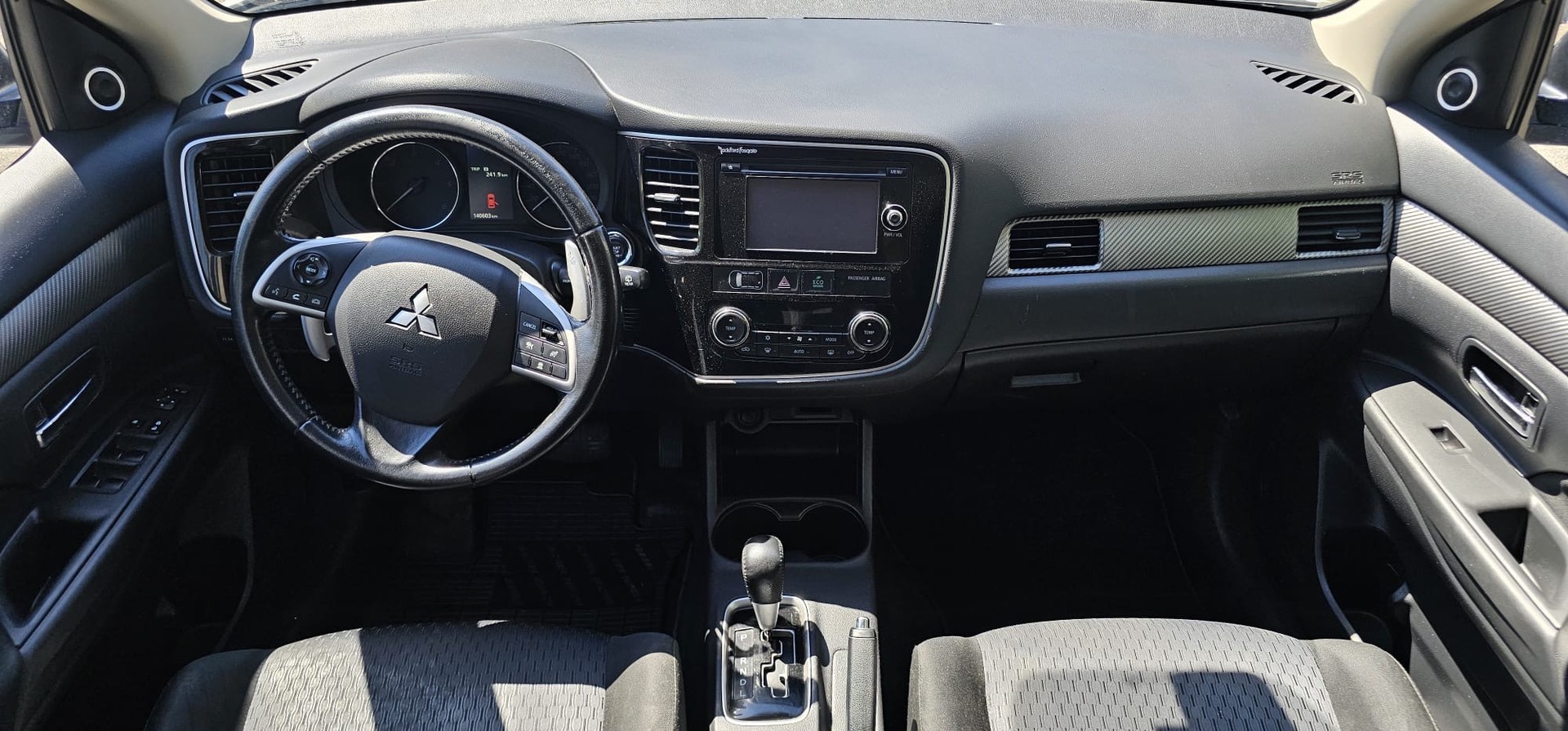 MITSUBISHI Outlander 2.2 DID Navigator Safety 4WD Automatic-image-9