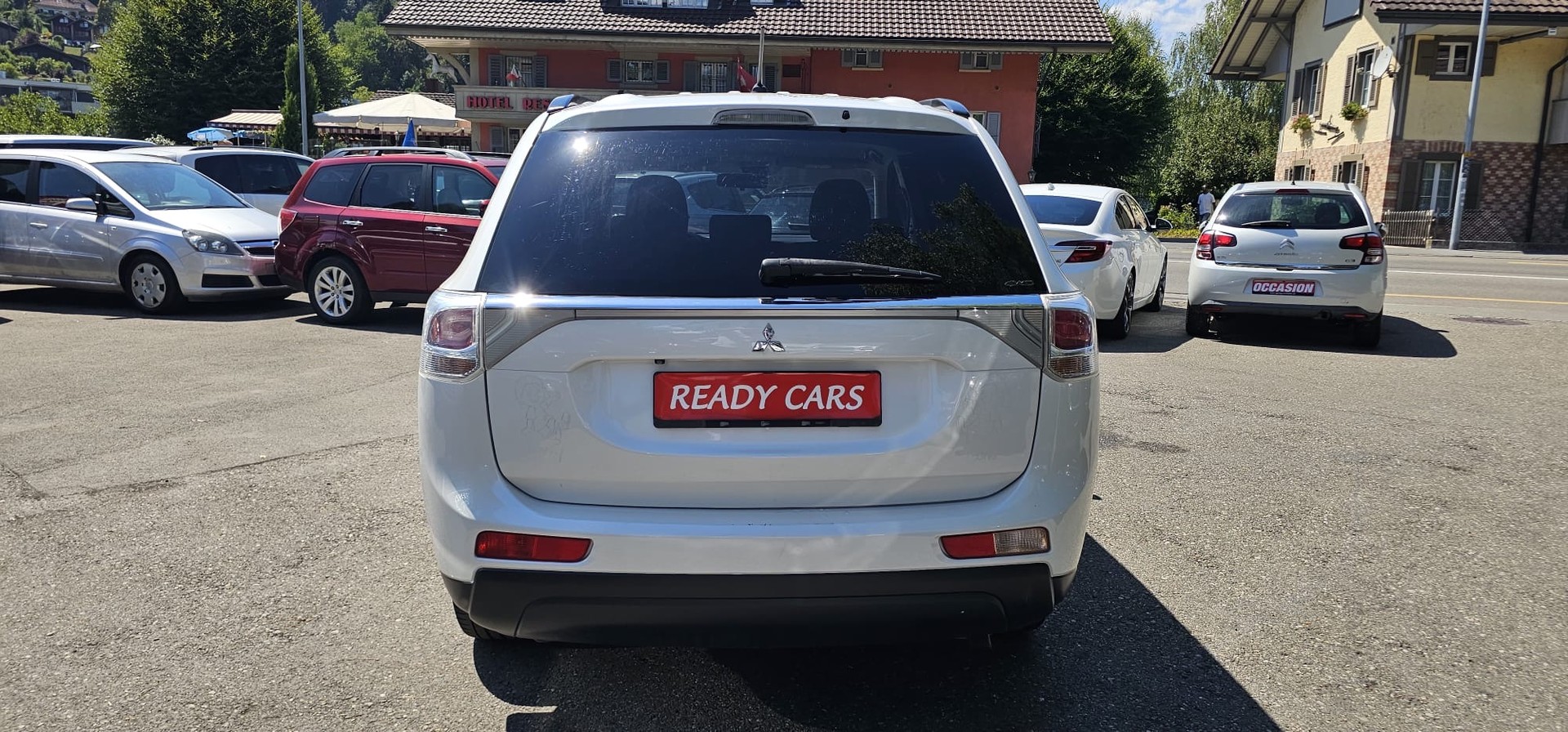 MITSUBISHI Outlander 2.2 DID Navigator Safety 4WD Automatic-image-6