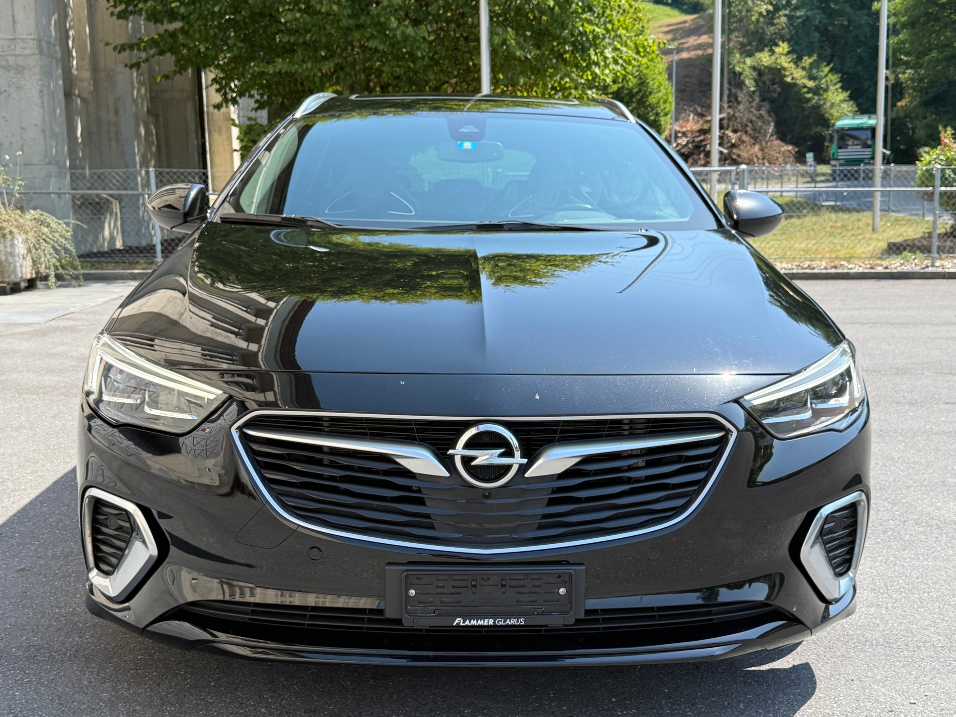 OPEL Insignia 2.0 BiDTI Sports Tourer GSI 4WD Auto-image-3