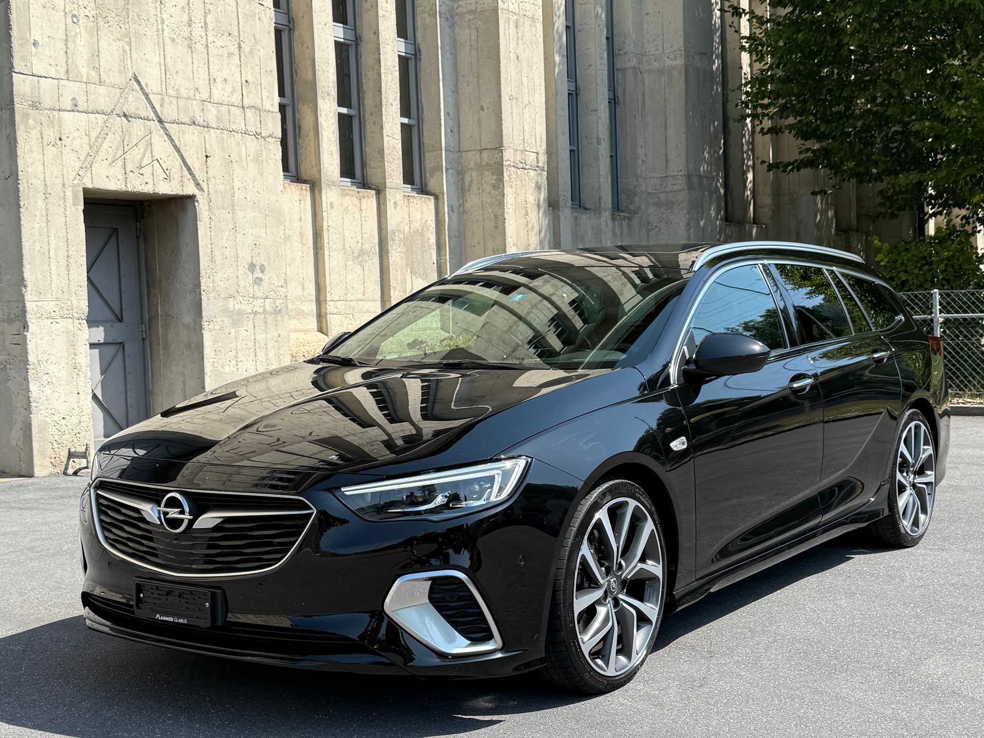 OPEL Insignia 2.0 BiDTI Sports Tourer GSI 4WD Auto-image-0