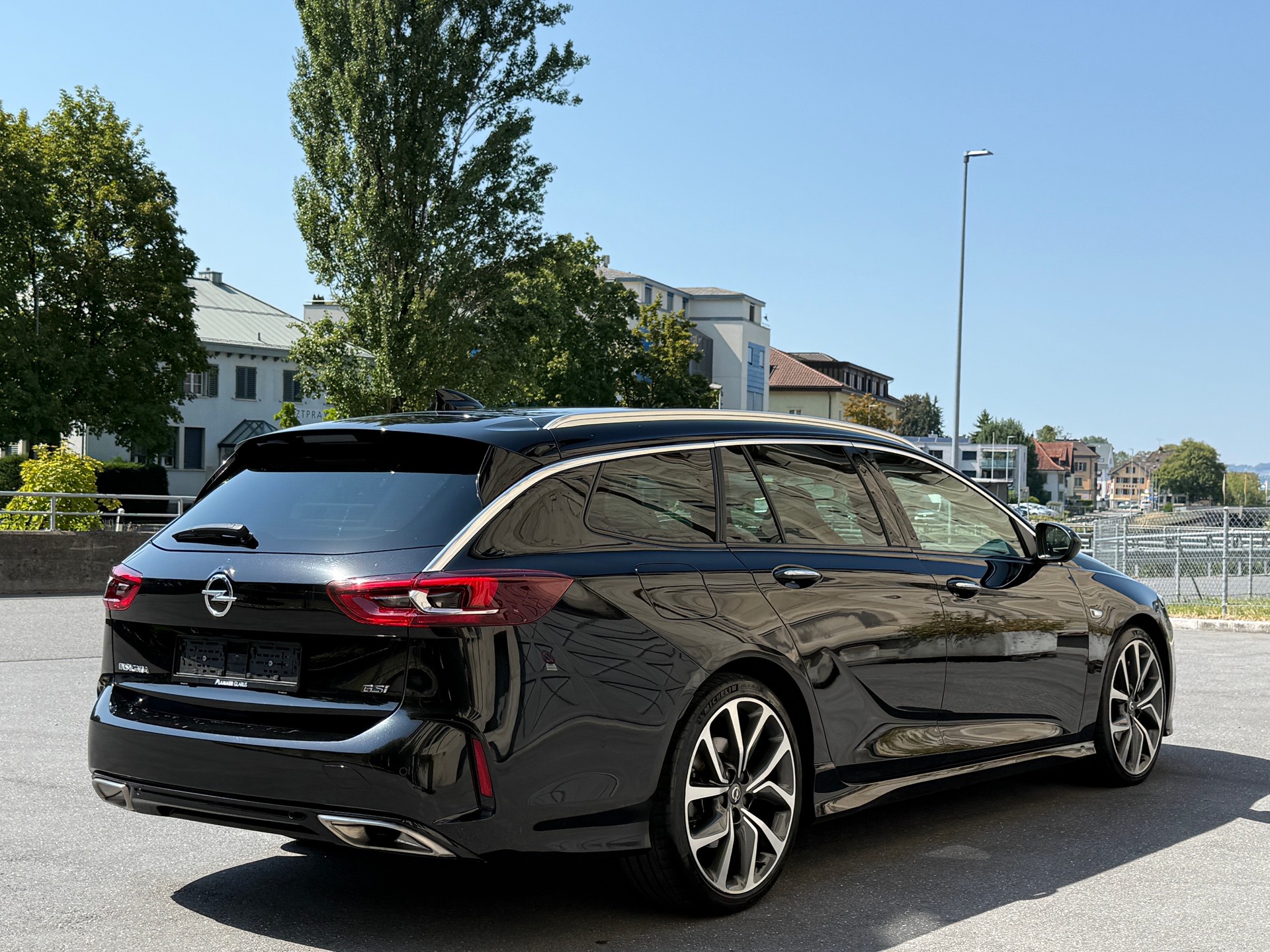OPEL Insignia 2.0 BiDTI Sports Tourer GSI 4WD Auto-image-10