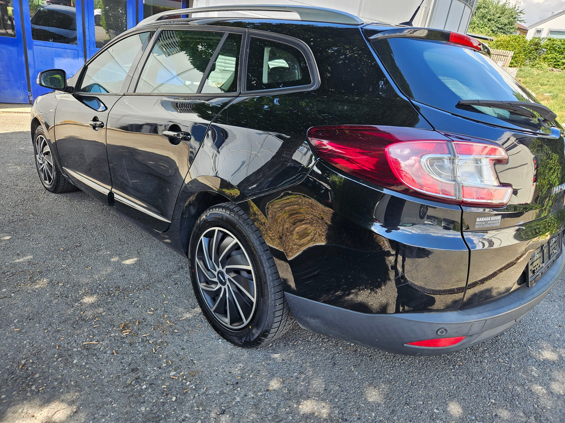RENAULT Mégane Grandtour 1.5 dCi Swiss Edition EDC-image-3