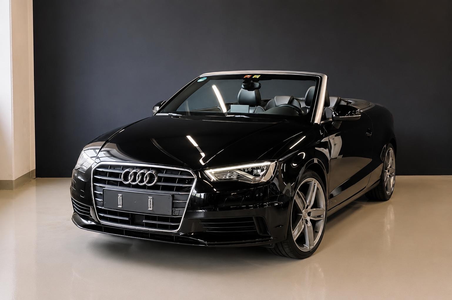 AUDI A3 Cabriolet 1.8 TFSI Ambition S-tronic-image-1
