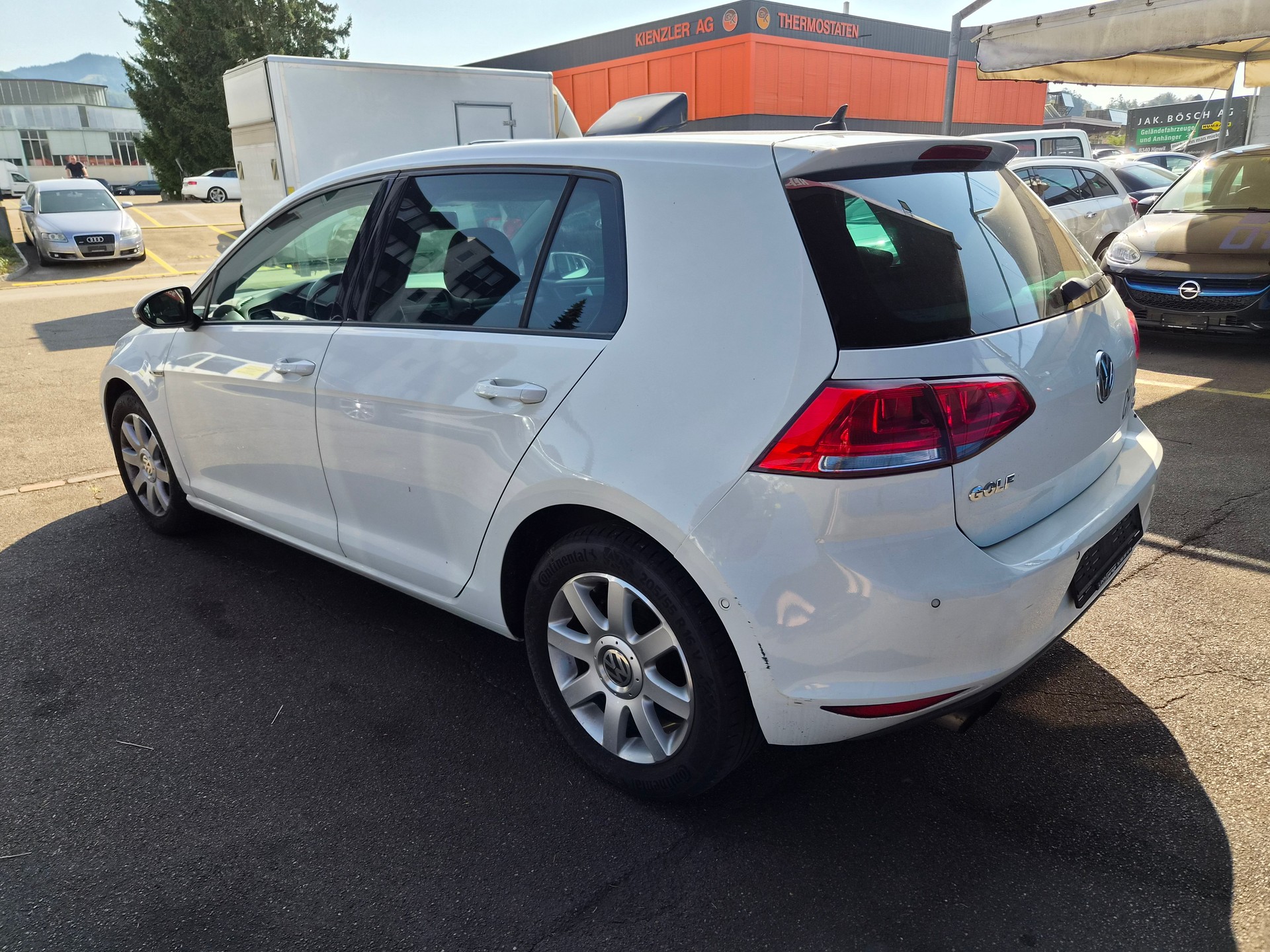 VW Golf 1.4 TSI Lounge DSG-image-4