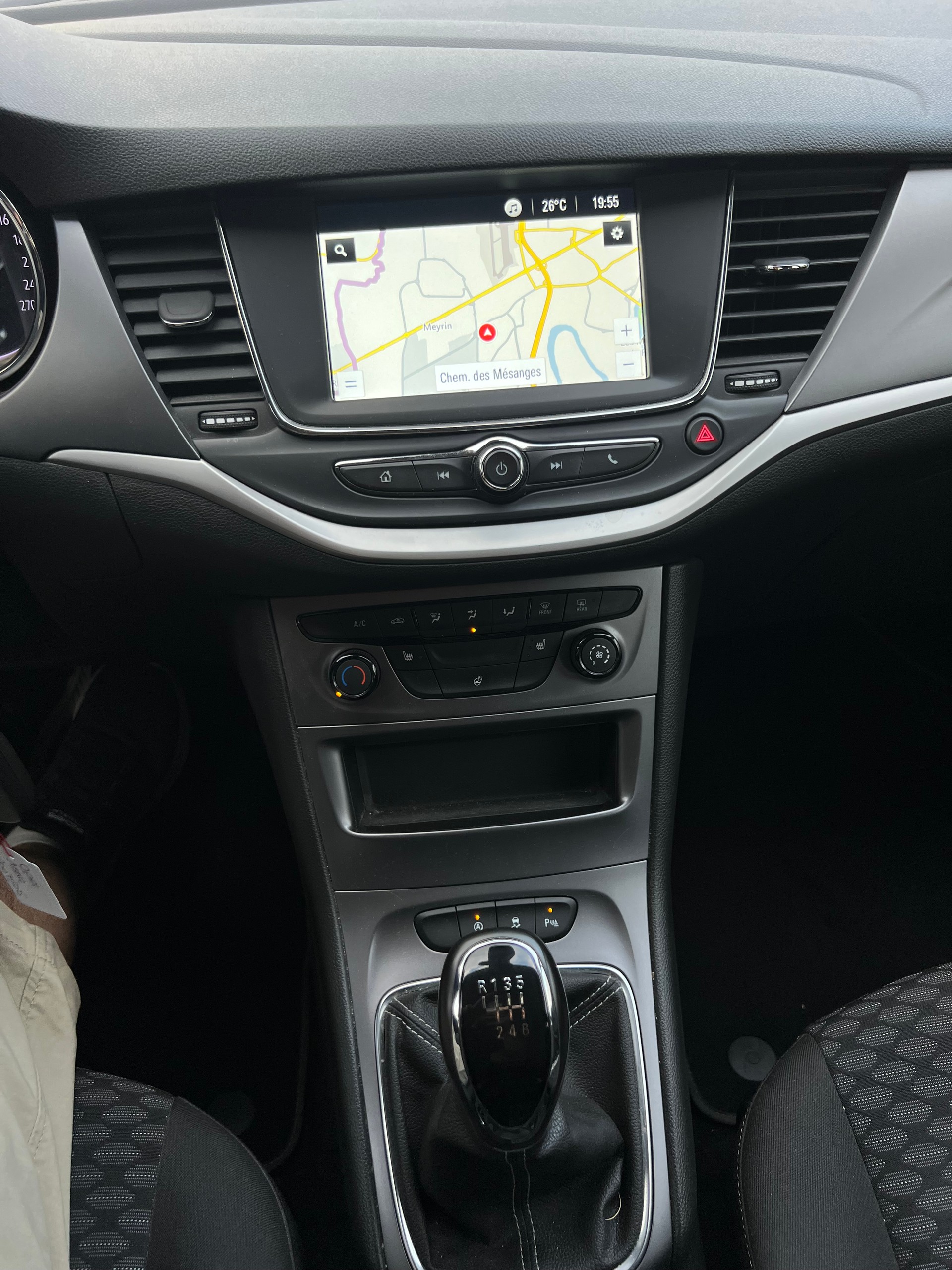 OPEL Astra 1.2i Turbo Elegance-image-12
