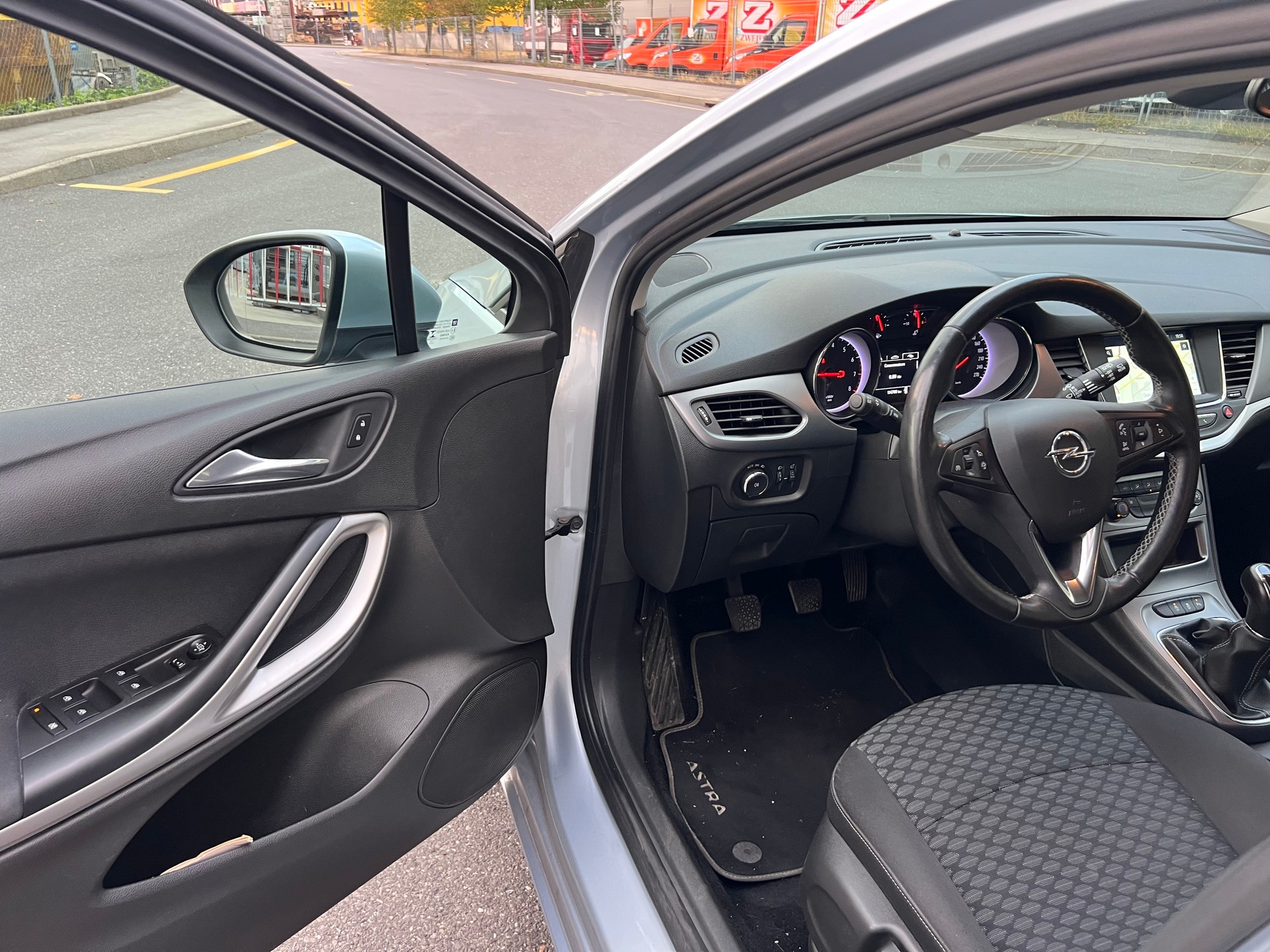 OPEL Astra 1.2i Turbo Elegance-image-8