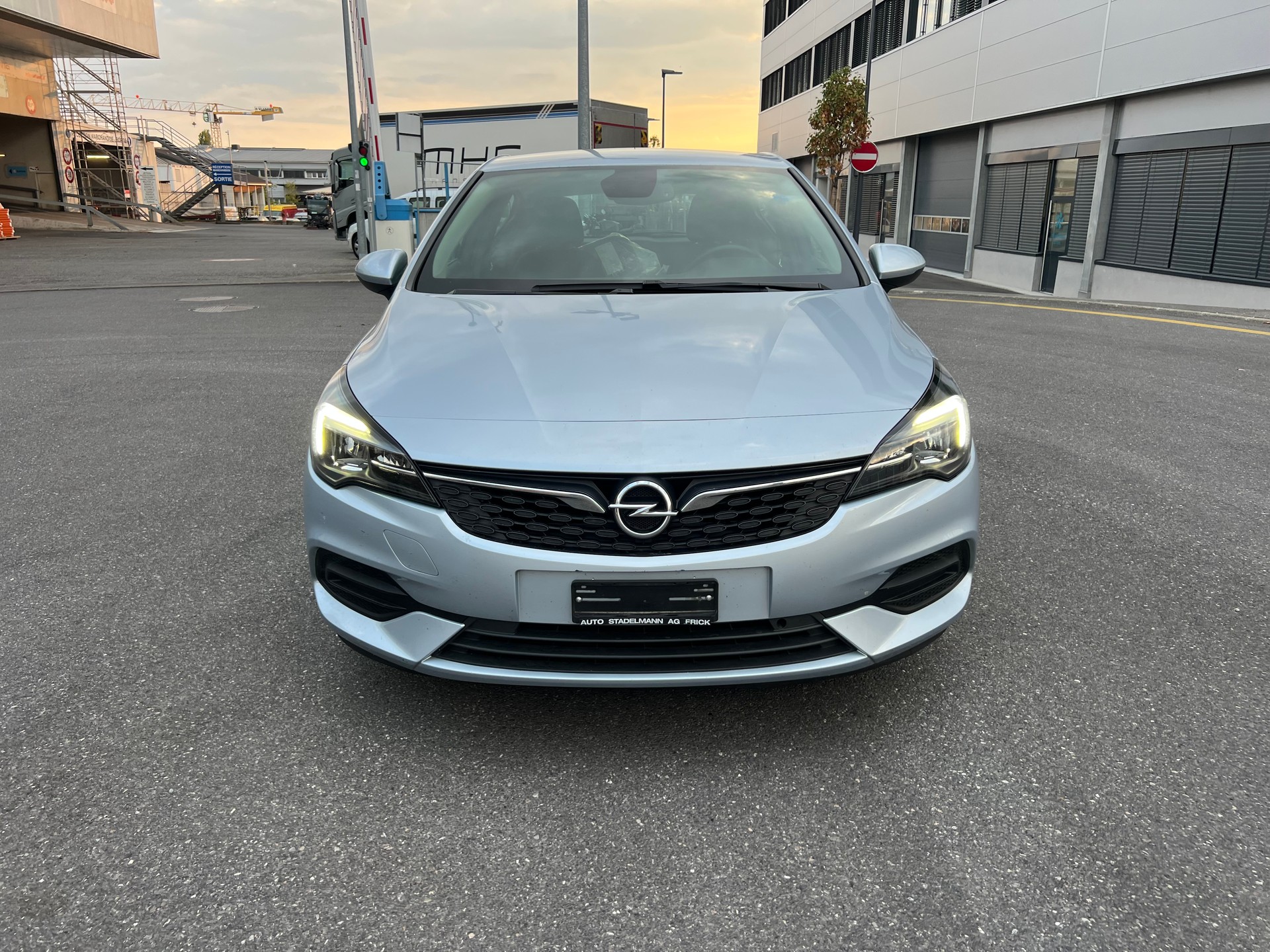 OPEL Astra 1.2i Turbo Elegance-image-1
