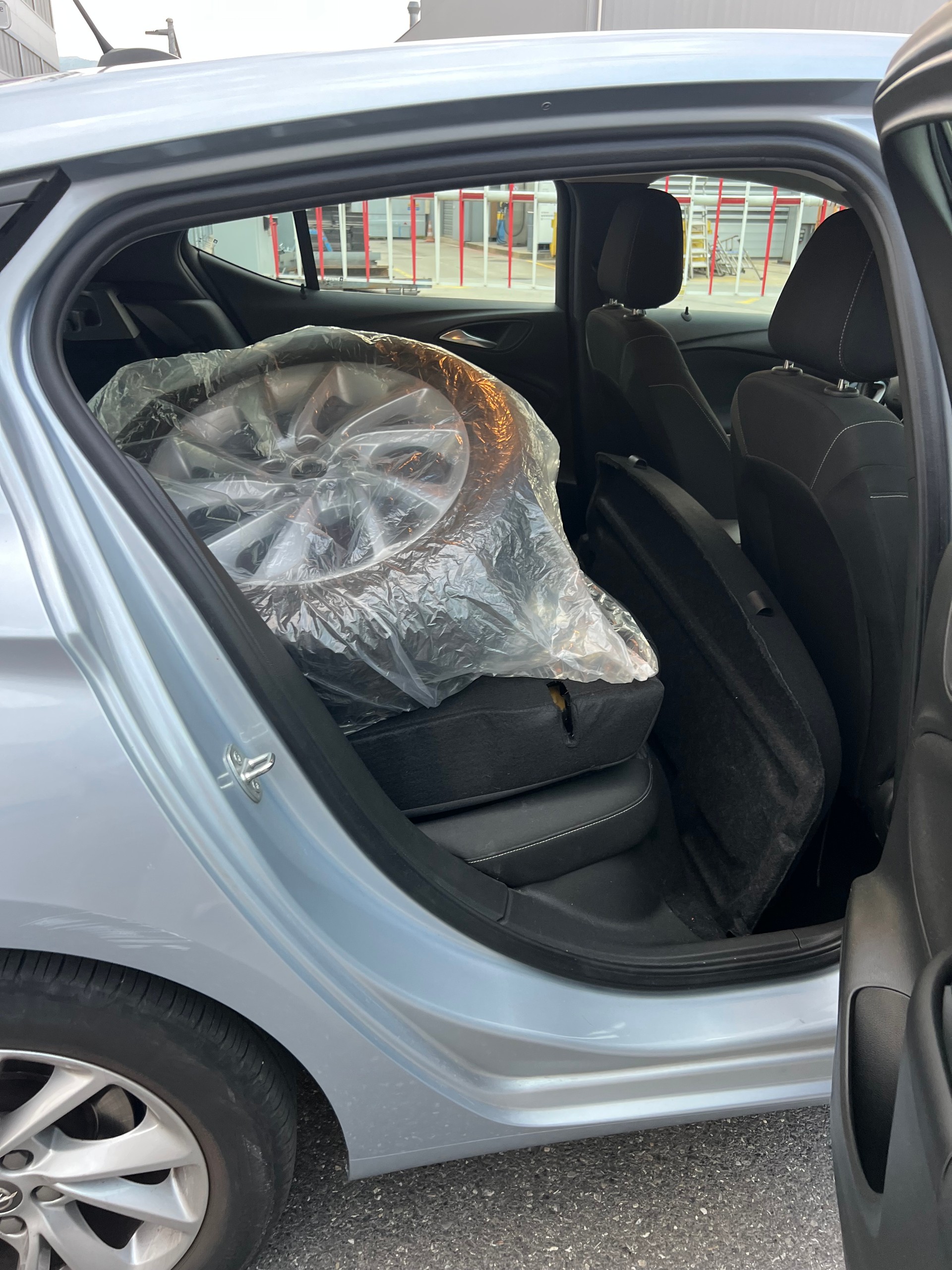 OPEL Astra 1.2i Turbo Elegance-image-14