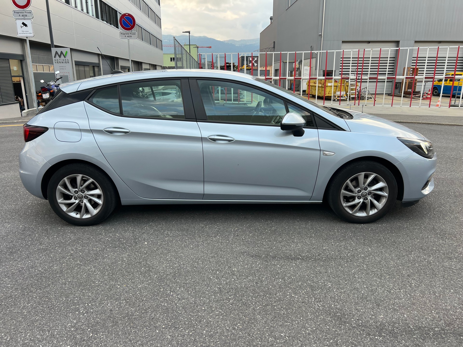 OPEL Astra 1.2i Turbo Elegance-image-6