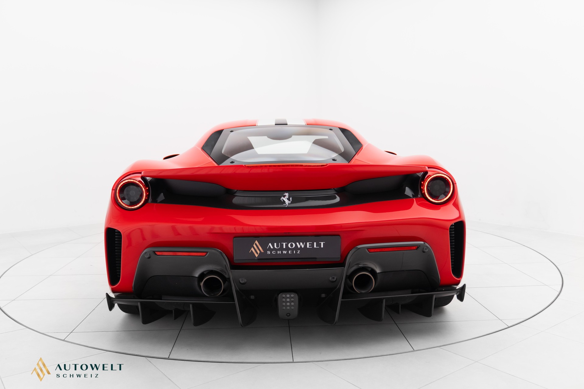 FERRARI 488 Pista 3.9 V8-showroom-element-1