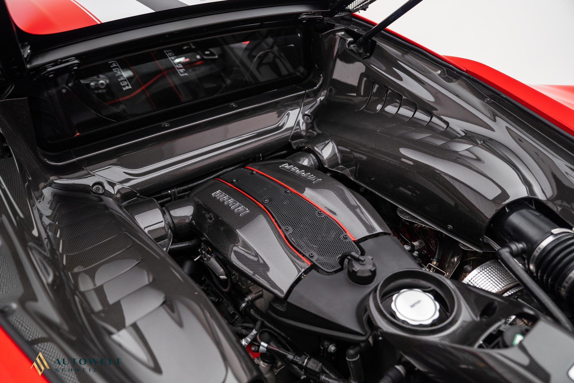 FERRARI 488 Pista 3.9 V8-image-5