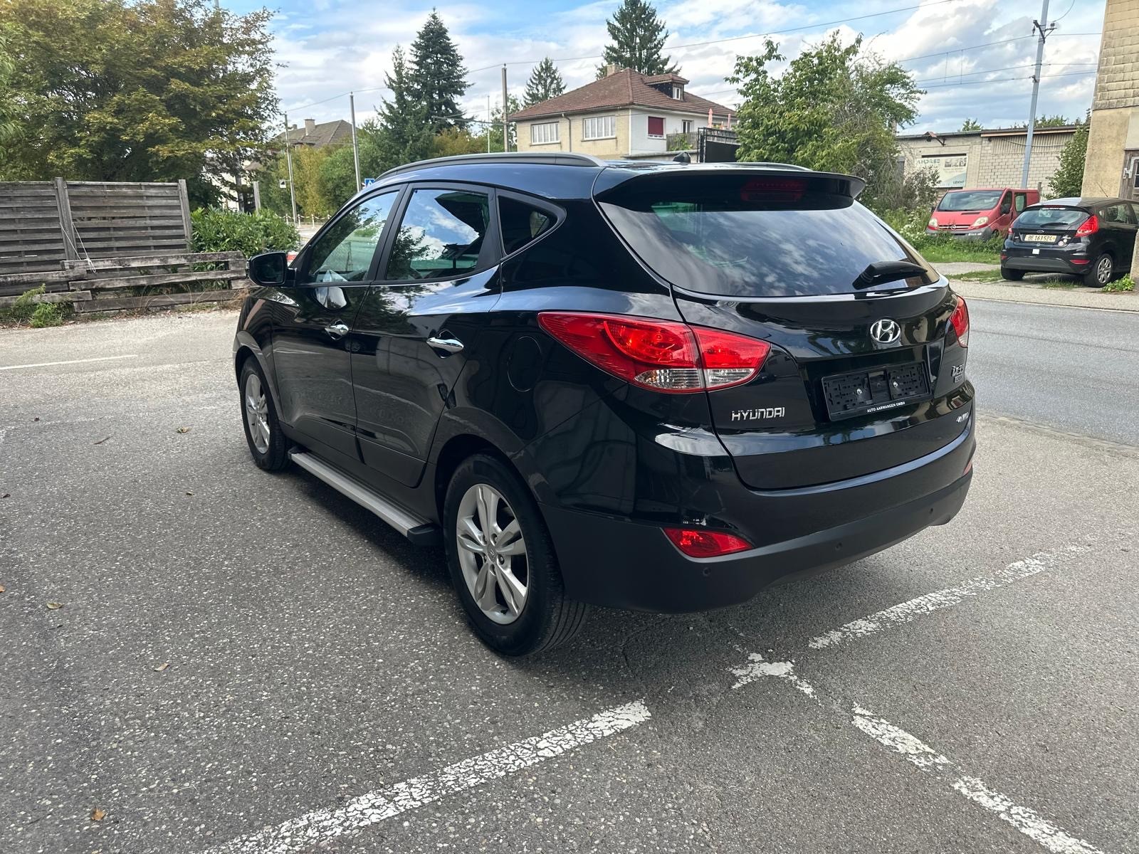 HYUNDAI iX 35 2.0 CRDi Style 4WD Automatic-image-2