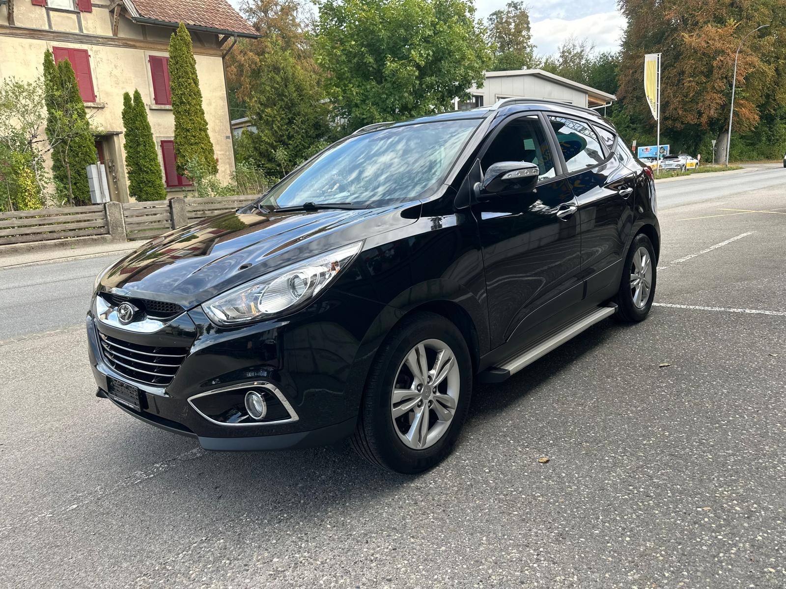 HYUNDAI iX 35 2.0 CRDi Style 4WD Automatic-image-1