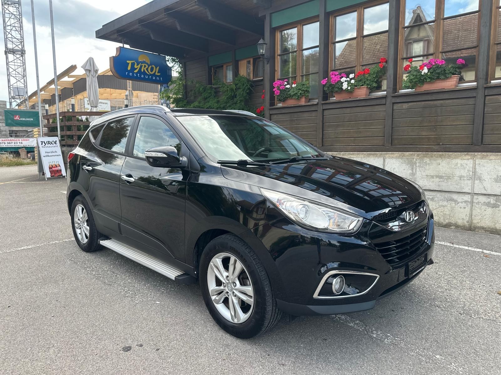 HYUNDAI iX 35 2.0 CRDi Style 4WD Automatic-image-0