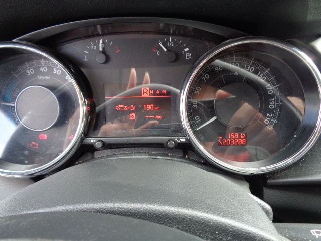 PEUGEOT 3008 HYbrid4 2.0 HDI ETG6-image-9