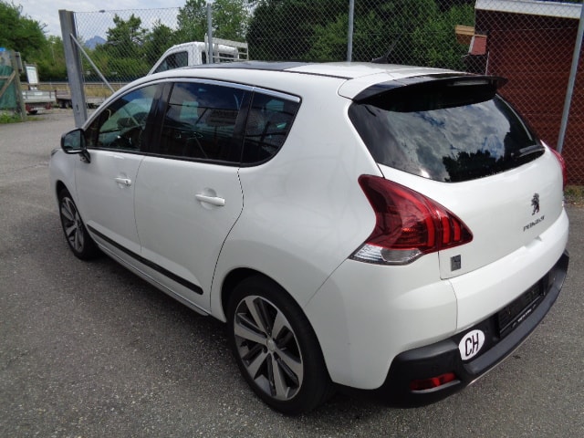 PEUGEOT 3008 HYbrid4 2.0 HDI ETG6-image-4