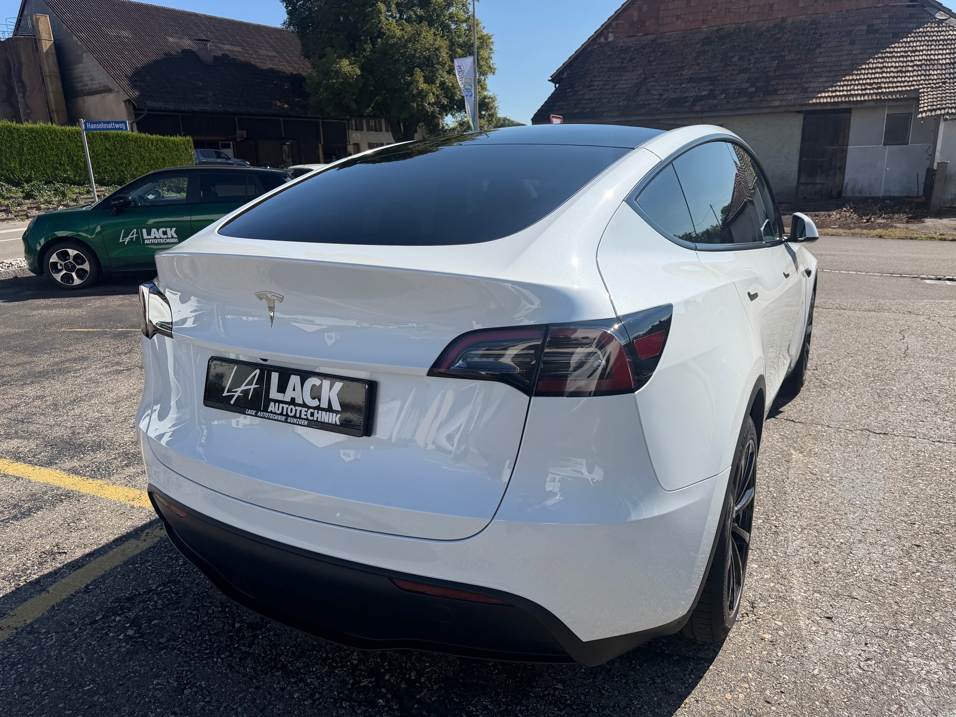 TESLA Model Y RWD-image-9