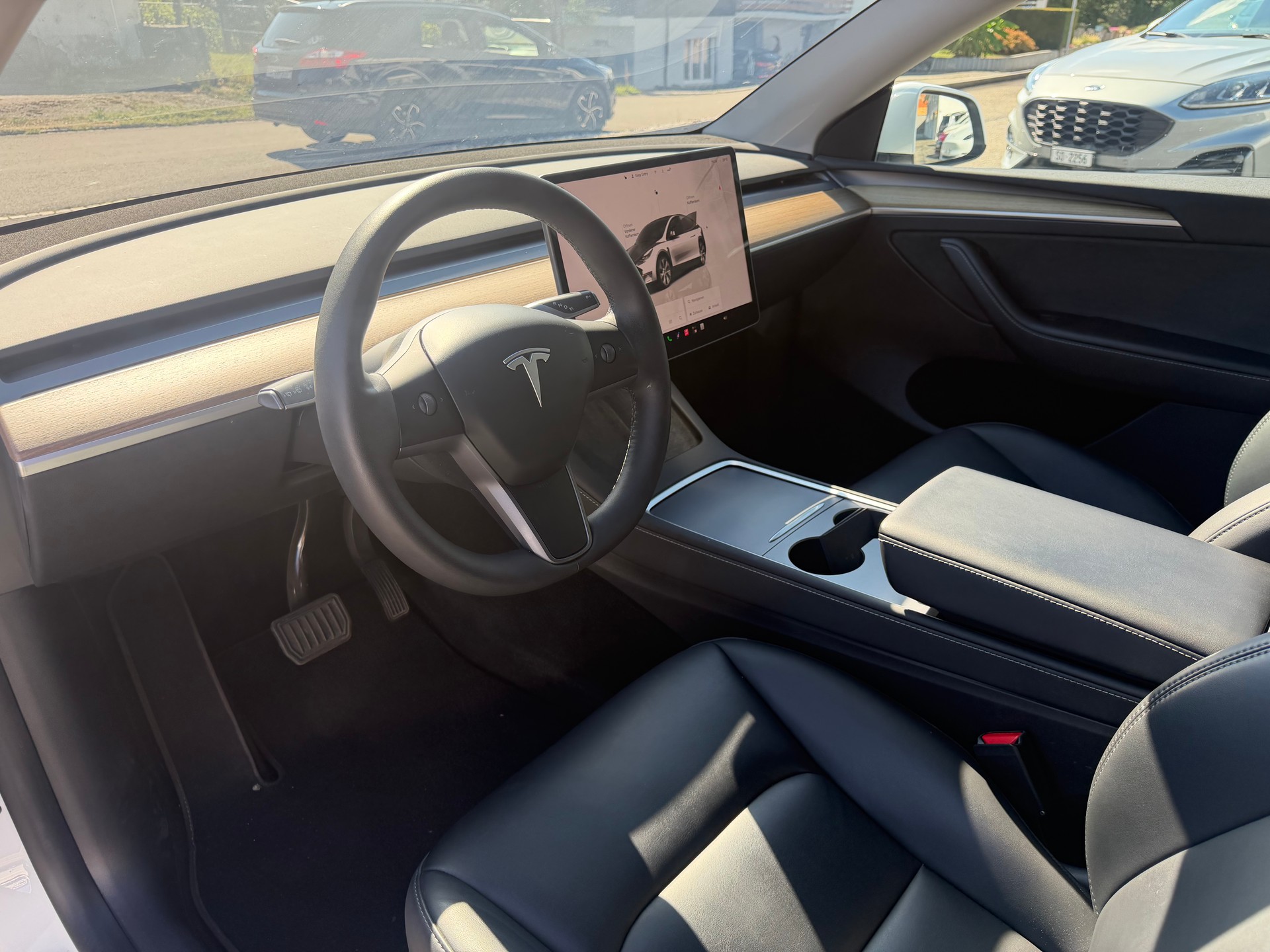 TESLA Model Y RWD-image-13