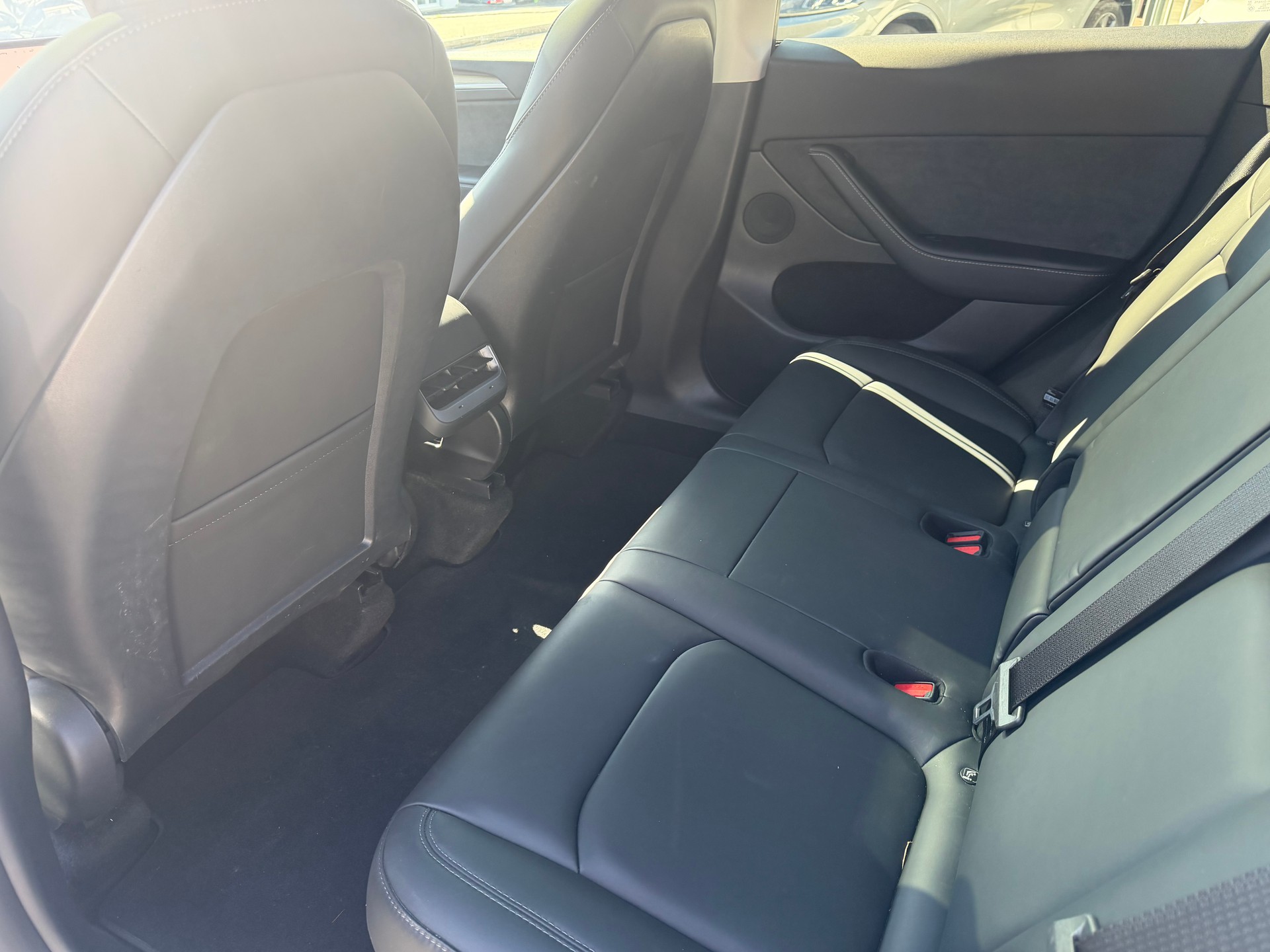 TESLA Model Y RWD-image-16