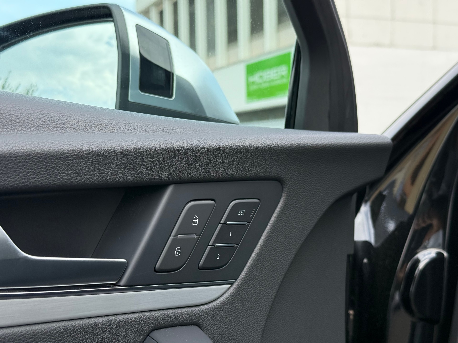 AUDI SQ5 3.0 V6 TDI quattro T-Tronic *Traumausstattung*-image-13