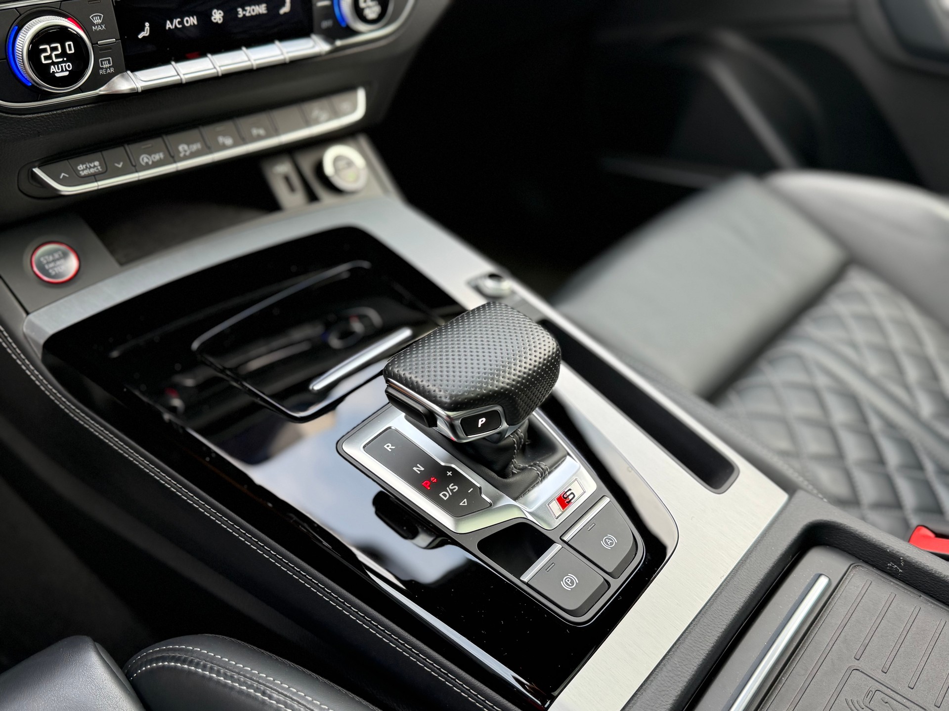 AUDI SQ5 3.0 V6 TDI quattro T-Tronic *Traumausstattung*-image-27