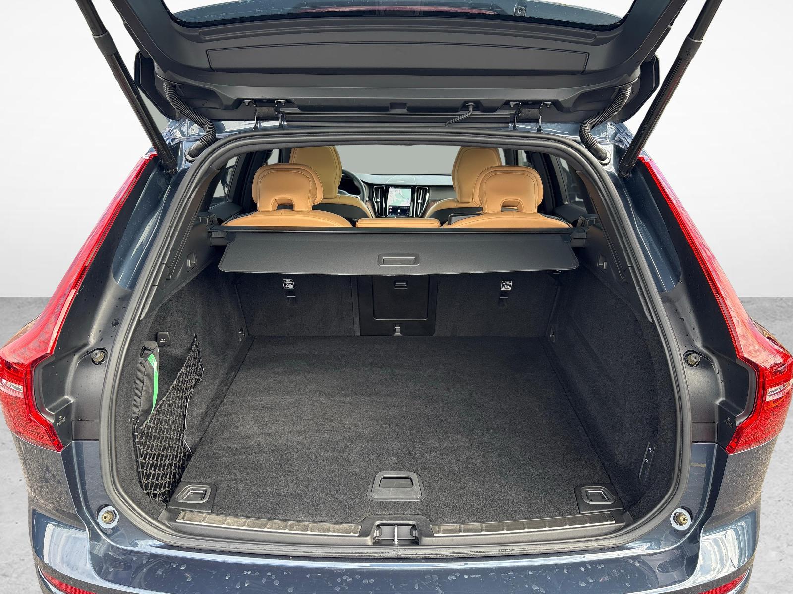 VOLVO XC60 2.0 B6 MH Ultimate Dark AWD-image-17