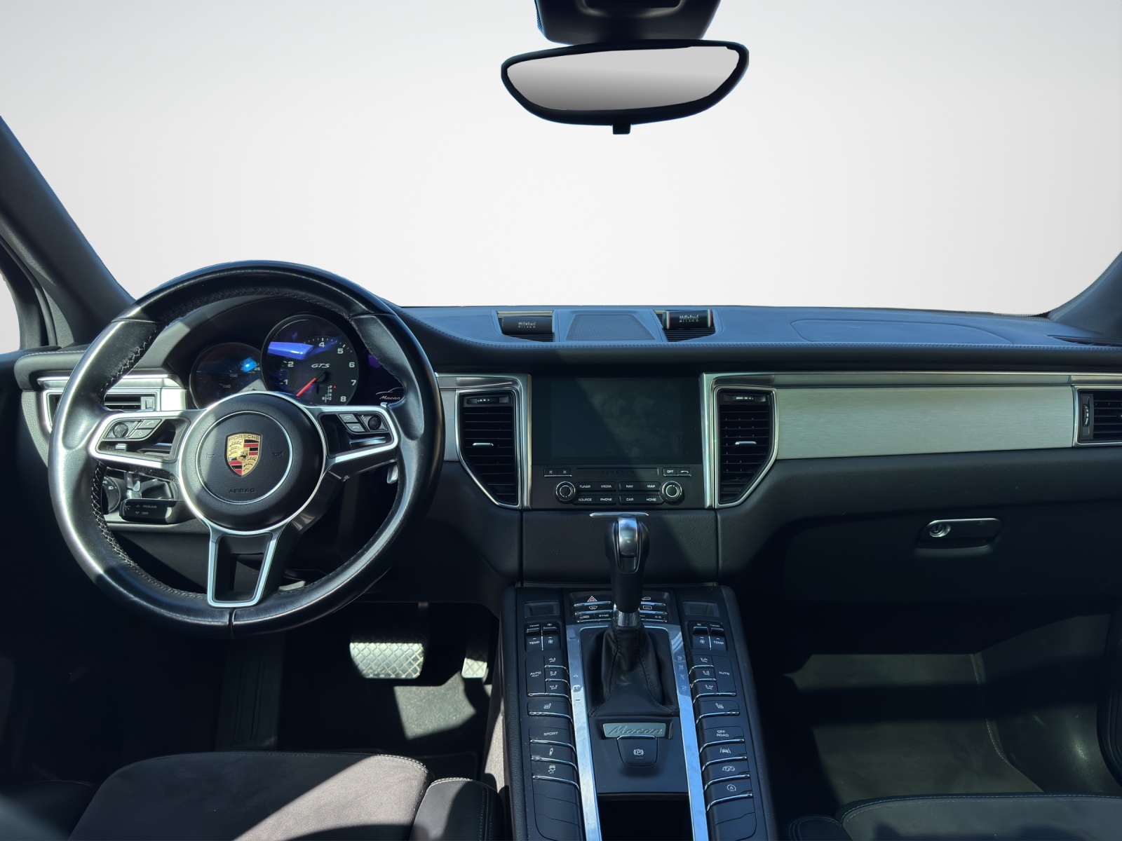 PORSCHE Macan GTS PDK-image-12