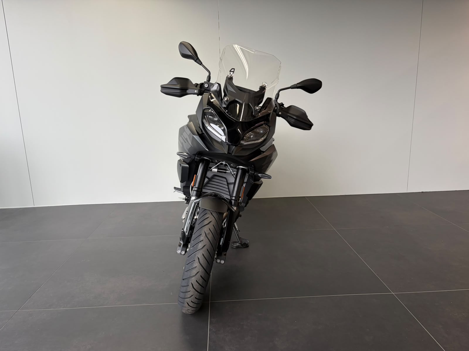 BMW F 900 XR A2-showroom-element-2
