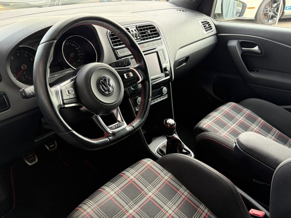 VW Polo 1.8 TSI GTI-image-3