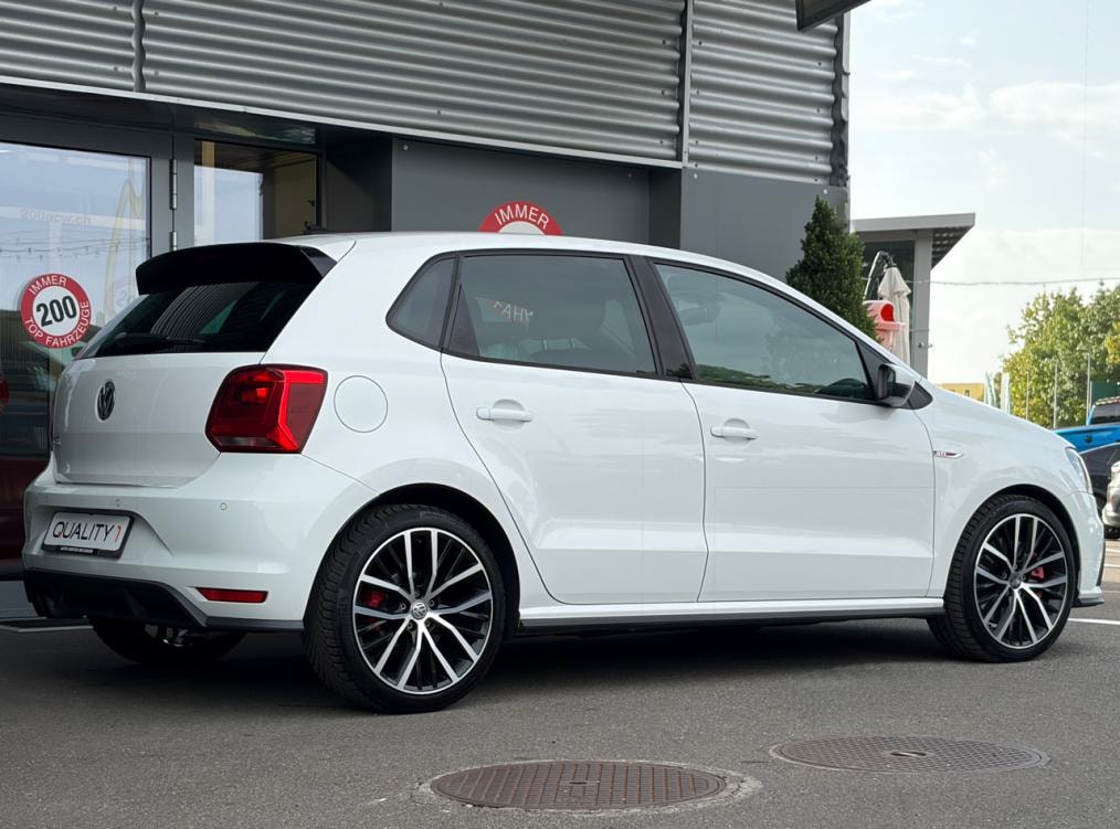 VW Polo 1.8 TSI GTI-image-2