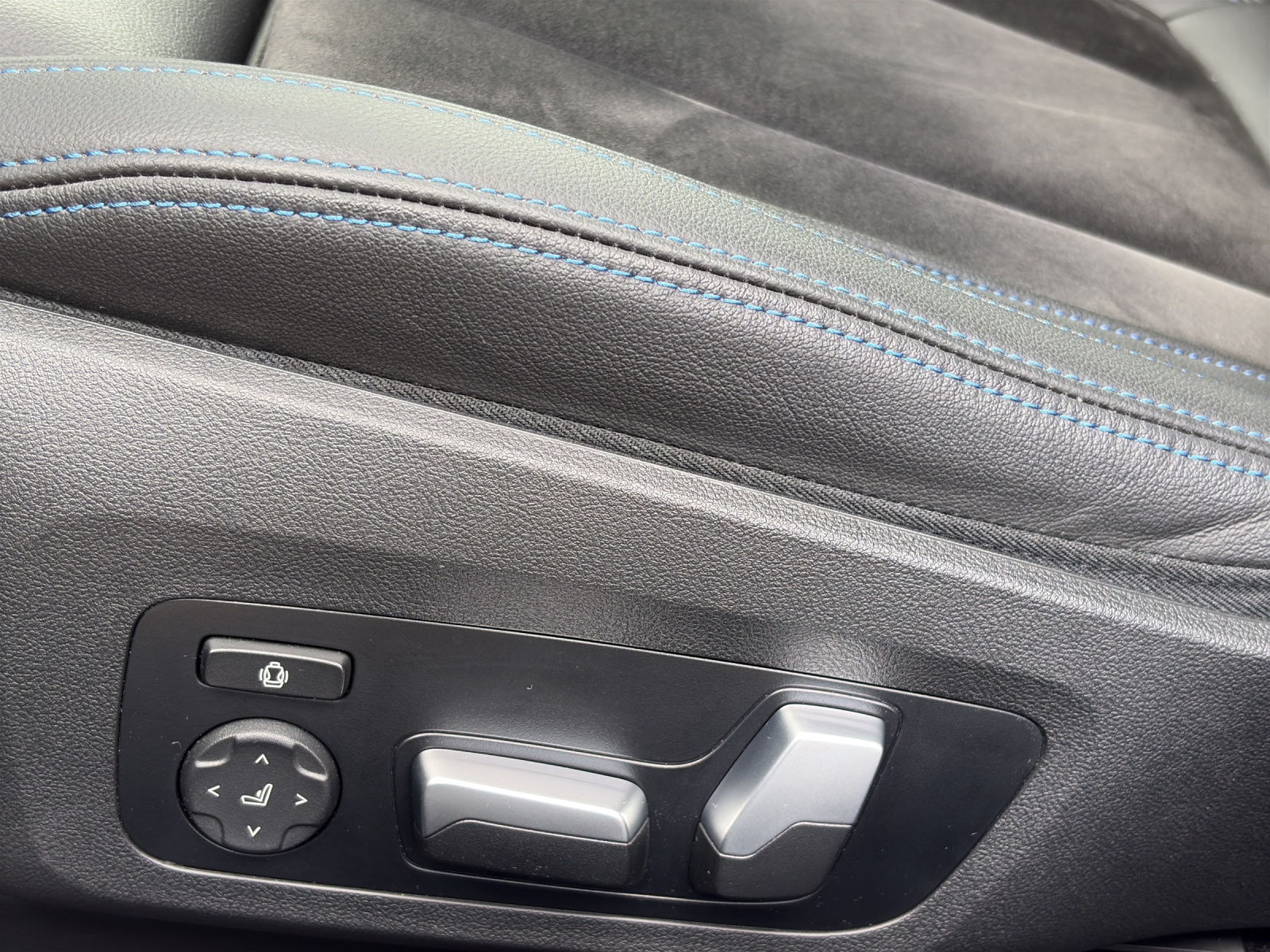 BMW i4 M50-image-18