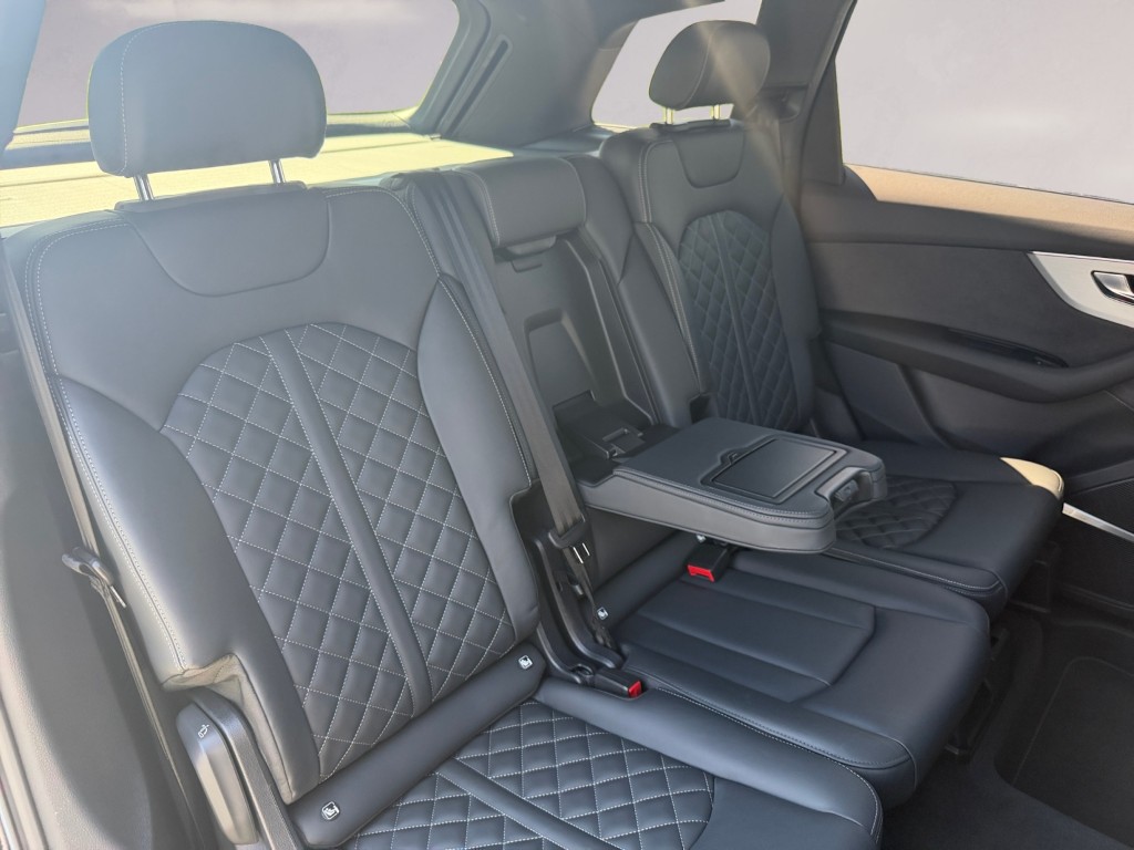 AUDI Q7 SUV TFSI e quattro 290 kW S line tiptronic-image-17