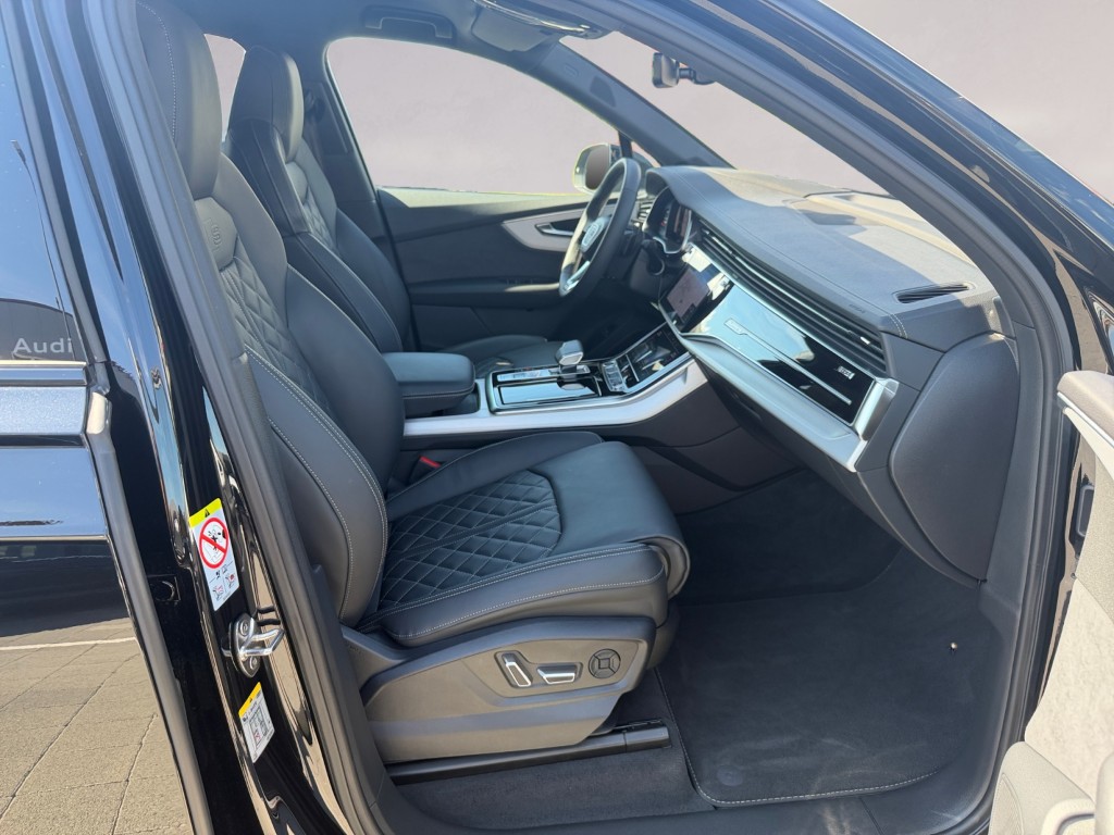 AUDI Q7 SUV TFSI e quattro 290 kW S line tiptronic-image-16